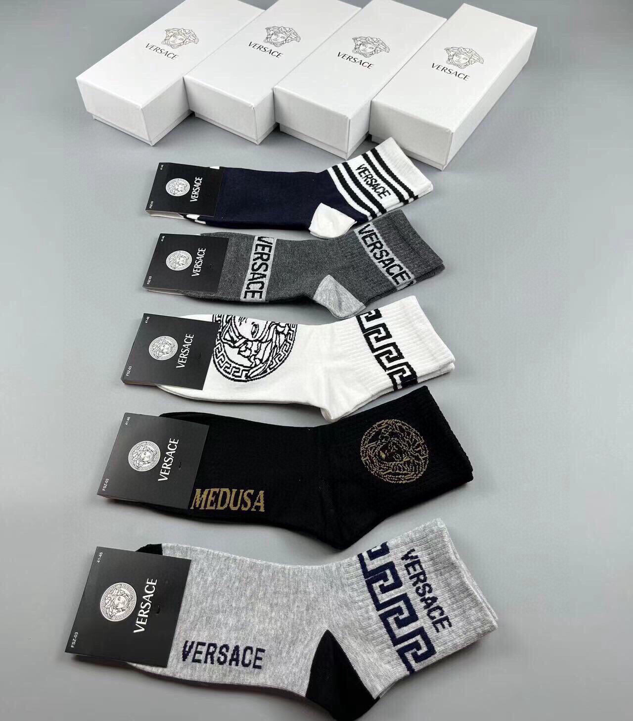  🆕Versace · 范思哲❗️新品男款袜子❗️【一盒五双】纯棉材质织造，超柔软舒适，提花经典美人头➕