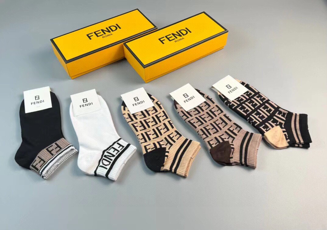  🆕FENDI · 芬迪❗️大F新品袜子❗️【一盒五双】提花经典的双F标志，纯棉材质制造，透气舒适，超级