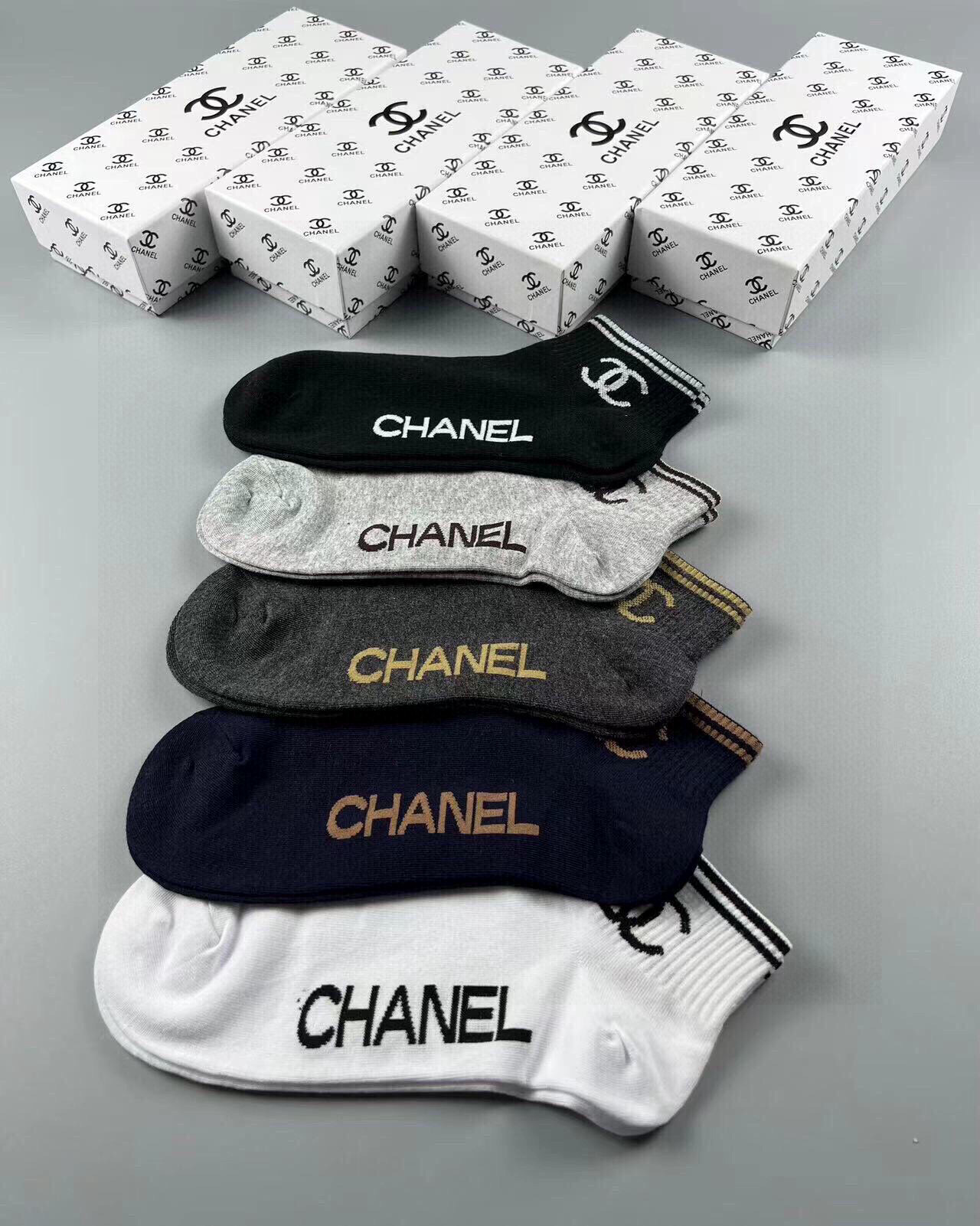  🆕CHANEL · 香奈儿❗️香奶奶家经典男款袜子❗️【一盒五双】纯棉材质，柔软舒适透气，提花经典品牌