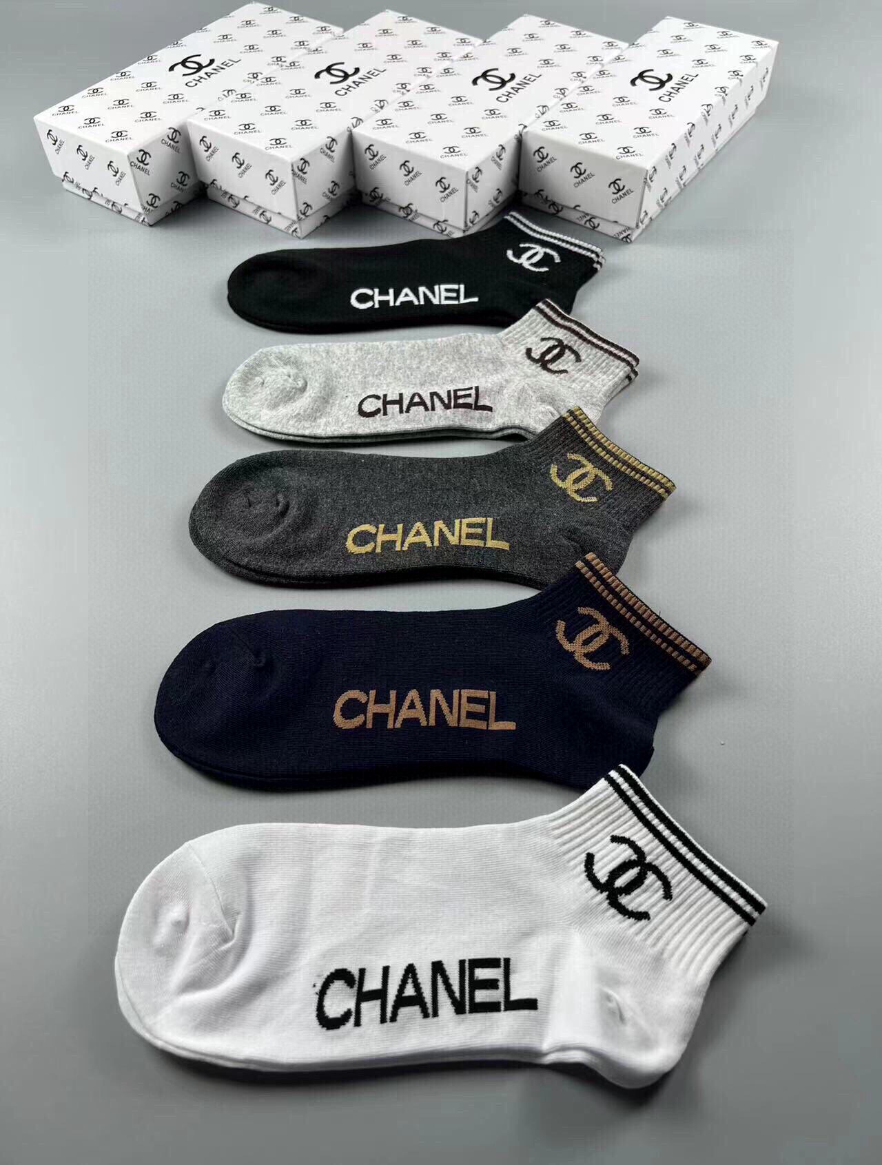  🆕CHANEL · 香奈儿❗️香奶奶家经典男款袜子❗️【一盒五双】纯棉材质，柔软舒适透气，提花经典品牌