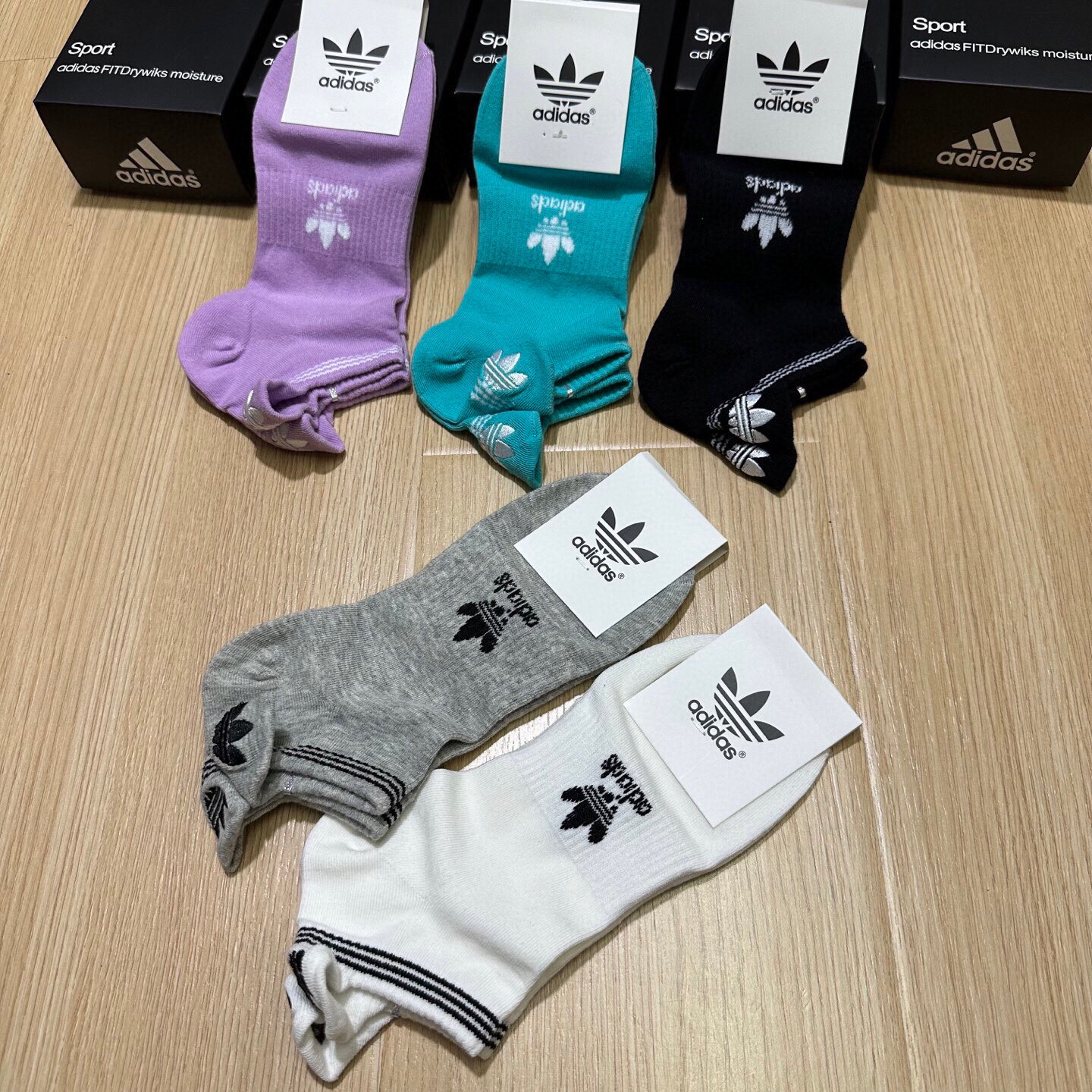  🆕Adidas · 阿迪达斯❗️火爆全网的三叶草❗️☘️logo超级nice❗️❗️设计惊艳绝伦超级好