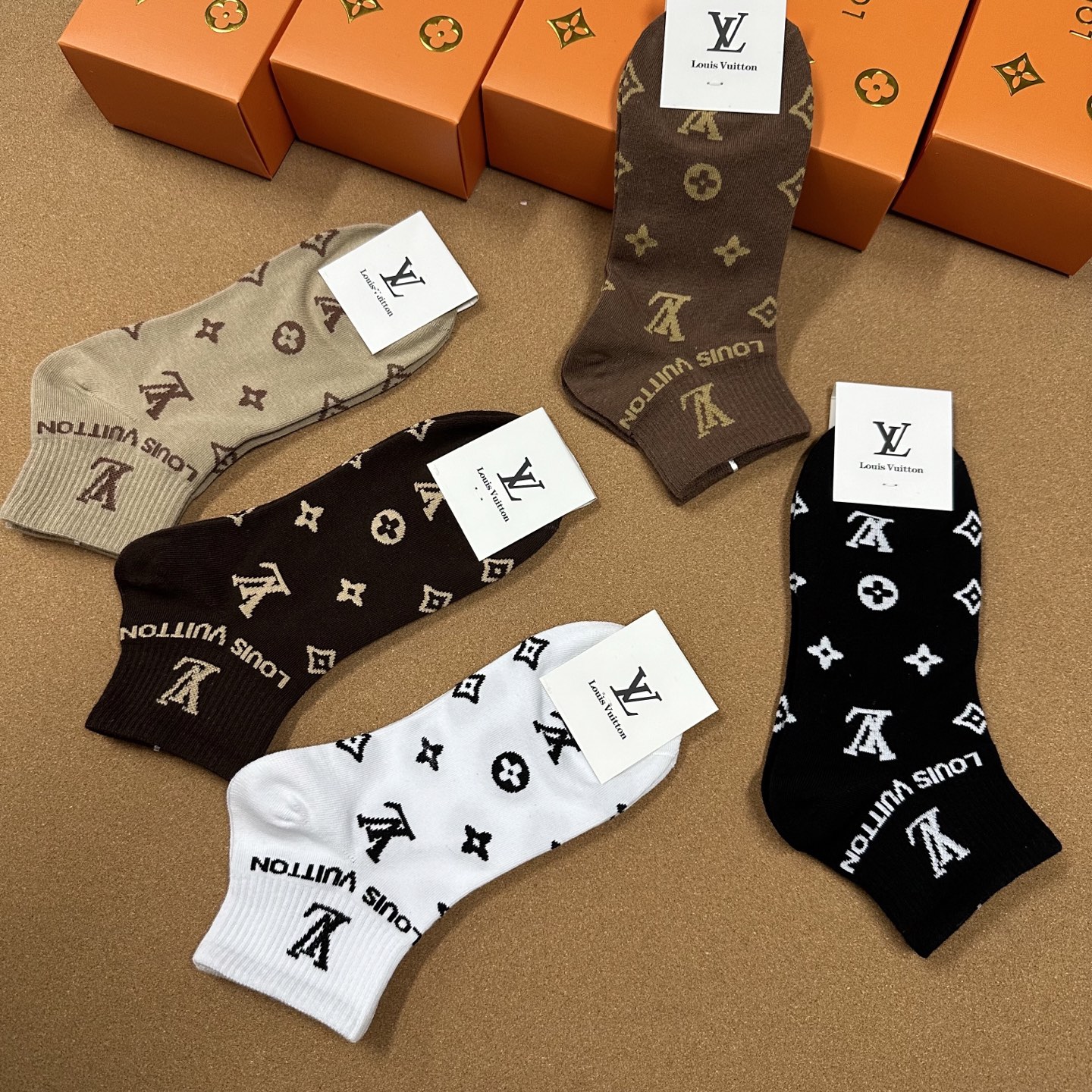  🆕Louis Vuitton · 路易威登❗️驴家经典袜子❗️【一盒五双】提花驴家经典logo，纯棉材
