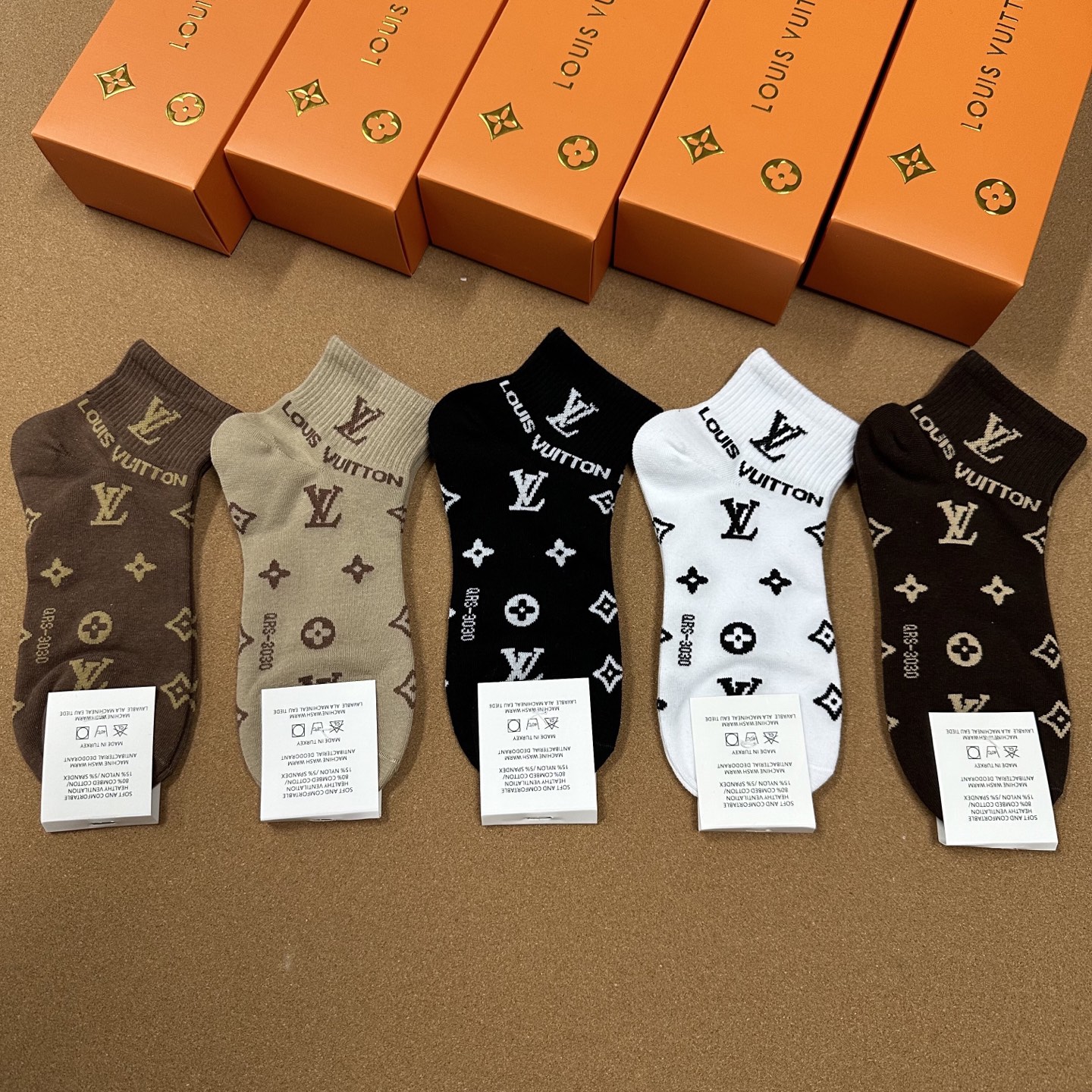  🆕Louis Vuitton · 路易威登❗️驴家经典袜子❗️【一盒五双】提花驴家经典logo，纯棉材