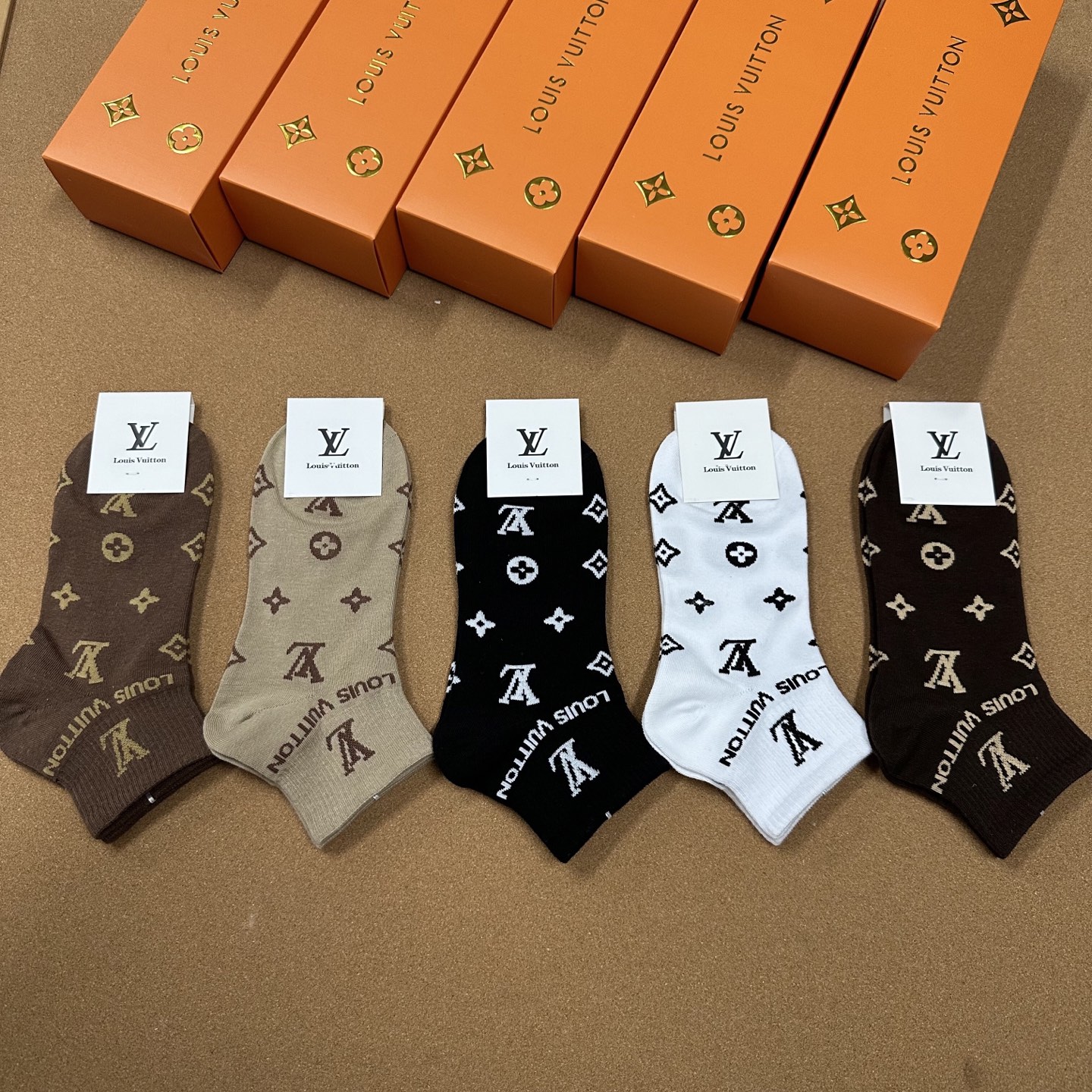  🆕Louis Vuitton · 路易威登❗️驴家经典袜子❗️【一盒五双】提花驴家经典logo，纯棉材