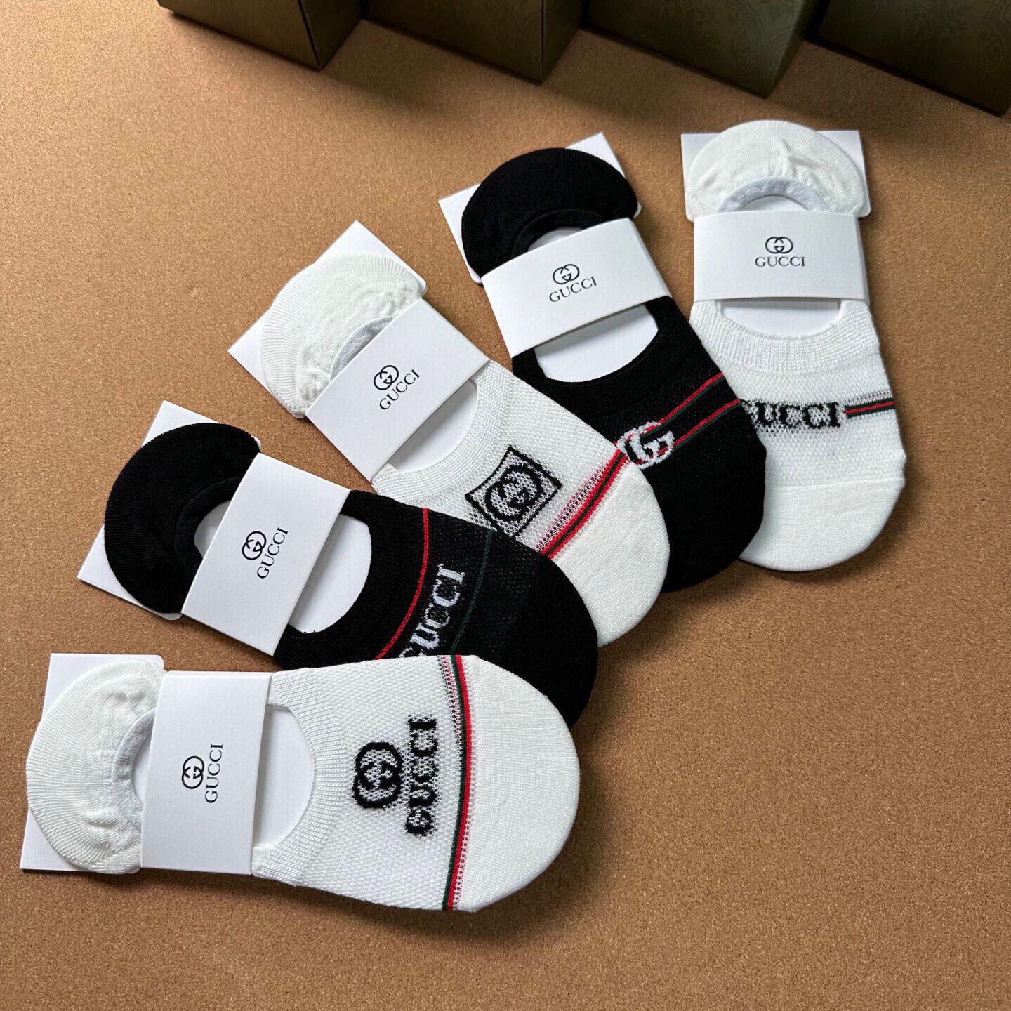  🆕 Gucci · 古奇❗️G家新品女款隐形袜子❗【一盒五双】镂空网袜，提花经典标志，纯棉材质，超舒适