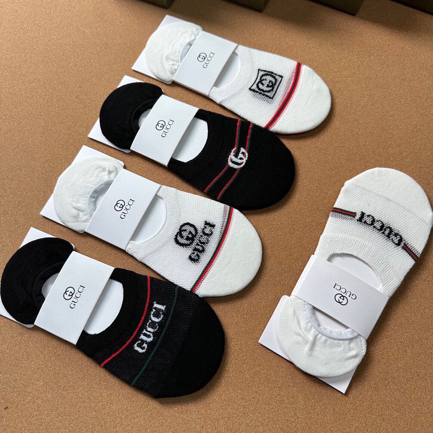  🆕 Gucci · 古奇❗️G家新品女款隐形袜子❗【一盒五双】镂空网袜，提花经典标志，纯棉材质，超舒适