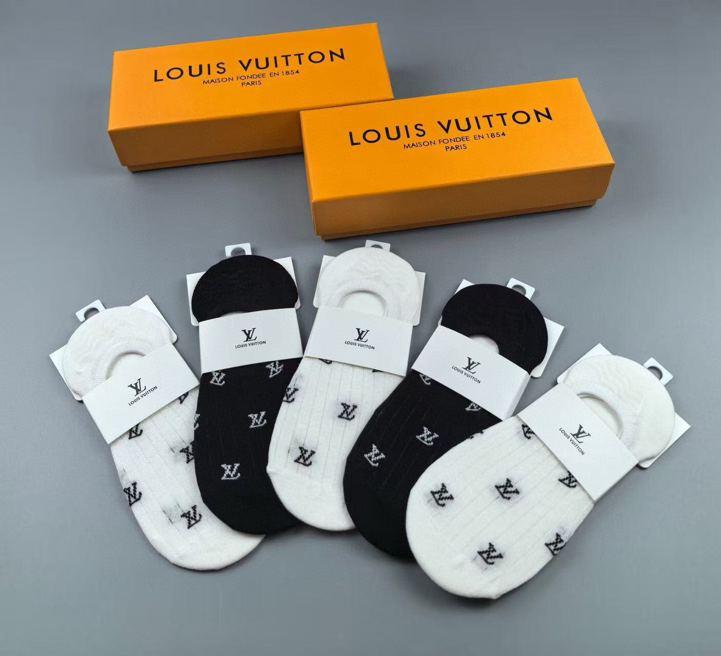  🆕Louis Vuitton · 路易威登❗️驴家新品女款隐形袜子❗【一盒五双】提花经典标志，纯棉材质