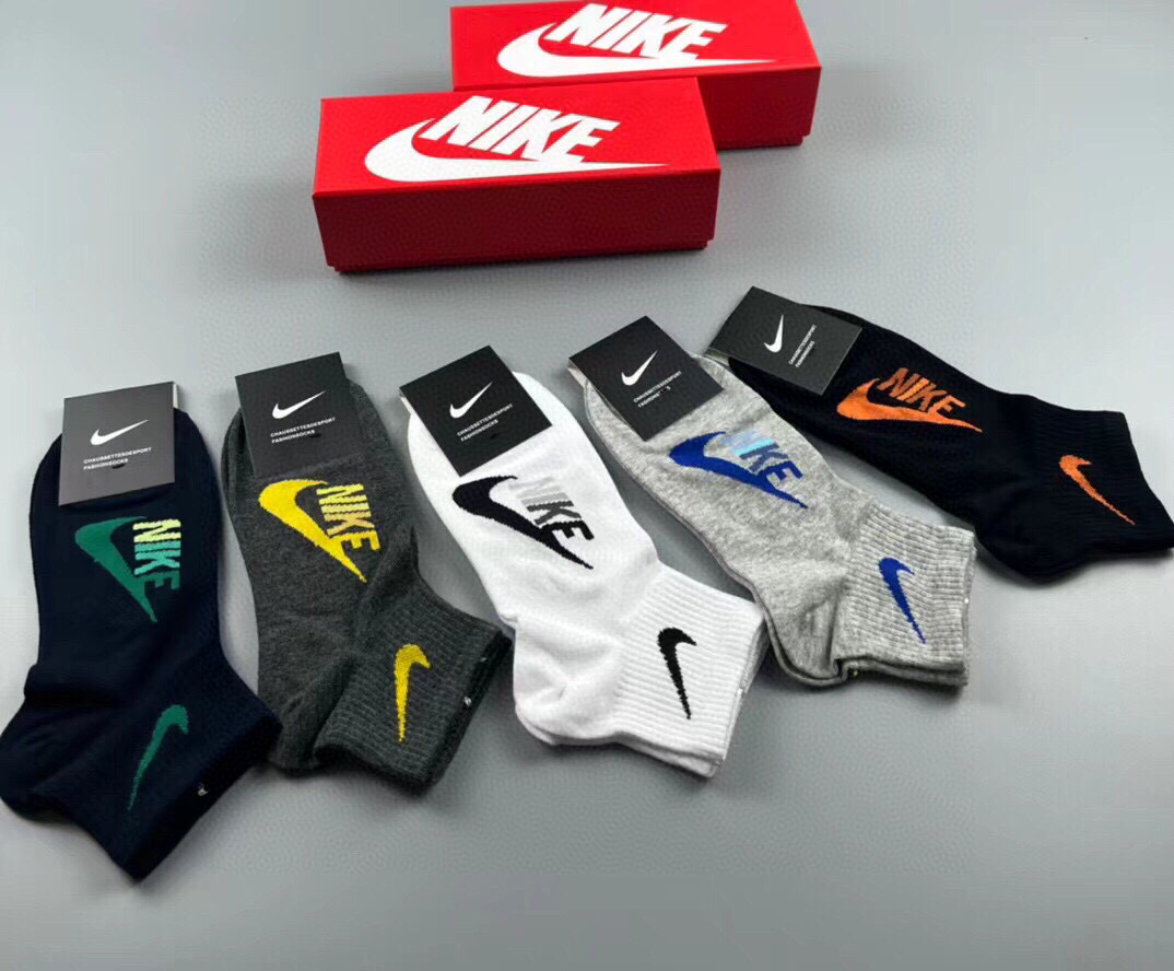  🆕Nike · 耐克❗️永远的经典永远的☑️❗️精梳棉材质，透气吸汗柔软舒适，上脚非常nice❗️商务