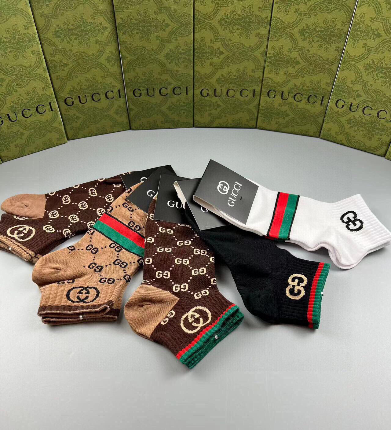  🆕Gucci · 古奇❗️G家新品短袜❗️【一盒五双】提花经典标志，超级nice，实物超漂亮，超火爆小