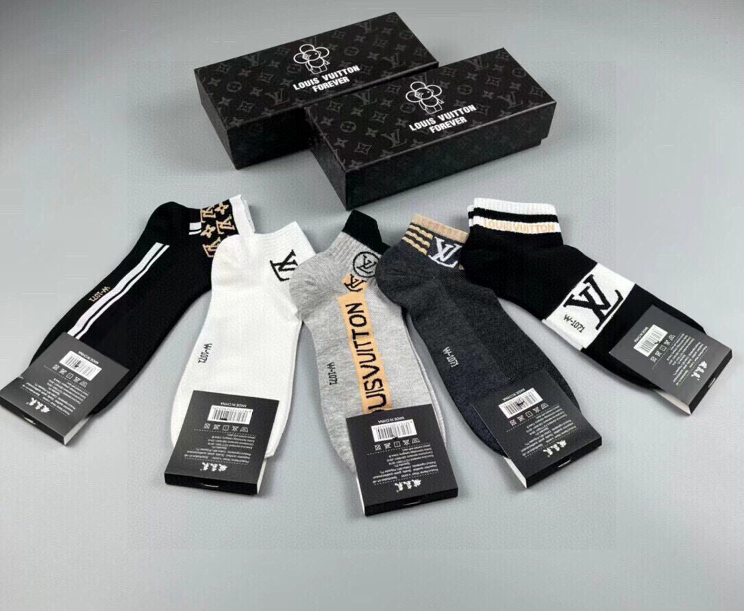  🆕LOUIS VUITTON · 路易威登❗️大驴家新品男款袜子❗️【一盒五双】纯棉材质，柔软舒适，提