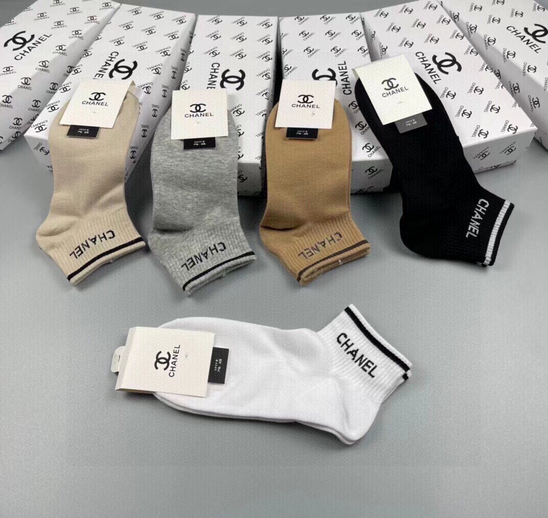 🆕CHANEL · 香奈儿❗️香奶奶家新品女款袜子❗️【一盒五双】纯棉材质，柔软舒适透气，罗口提花经典
