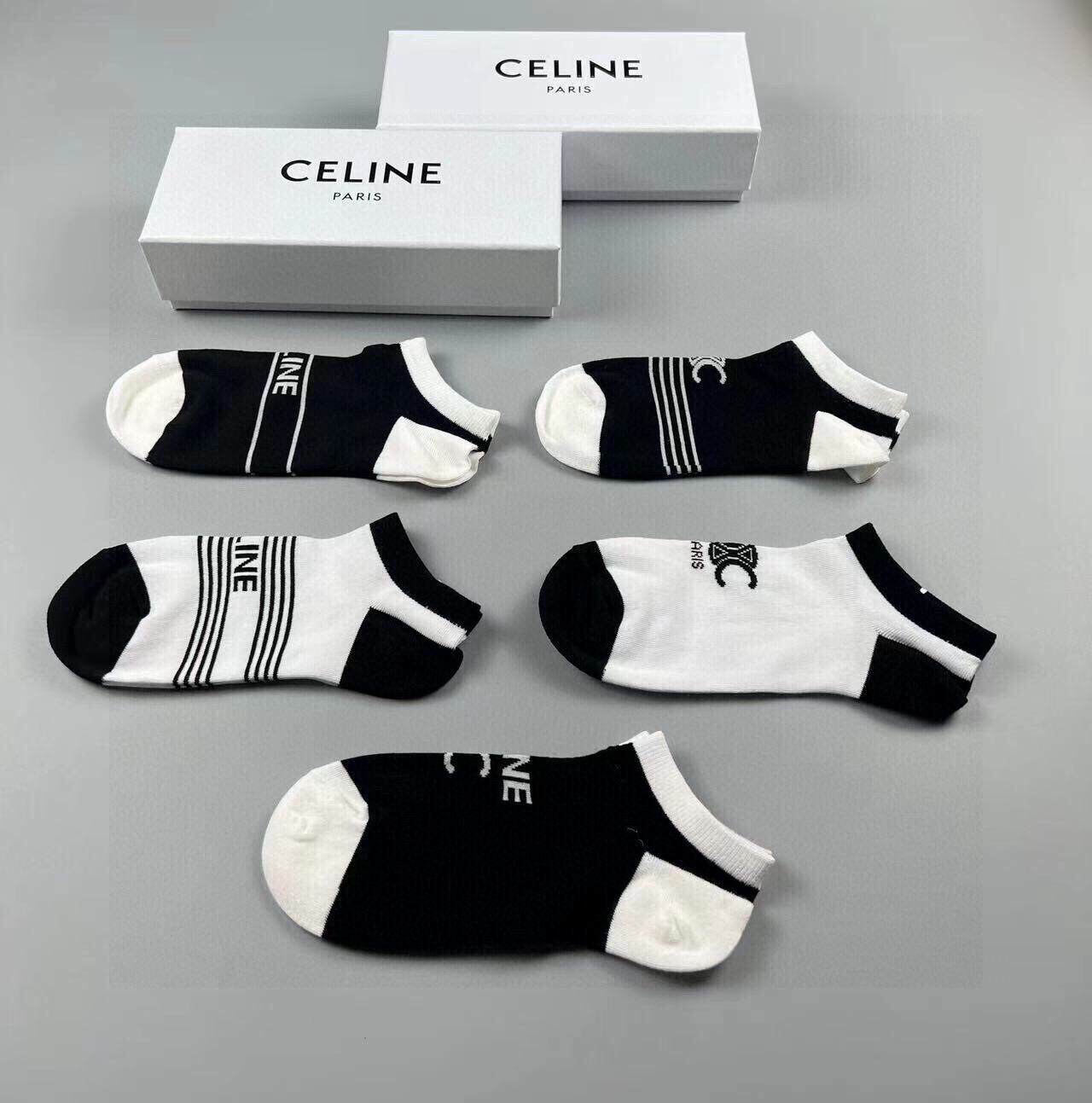 🆕CELINE · 赛琳❗️新品女款短袜子【一盒五双】提花经典标志，纯棉材质制造，透气舒适，超级nic