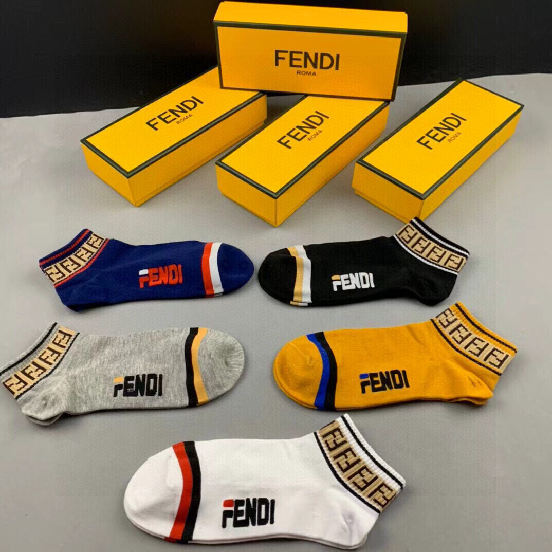  🆕FENDI · 芬迪❗️大F经典袜子❗️【一盒五双】罗口提花经典的双F标志，袜身FENDI字母标志，