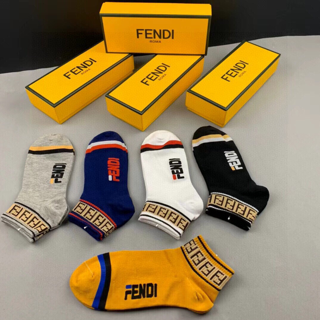  🆕FENDI · 芬迪❗️大F经典袜子❗️【一盒五双】罗口提花经典的双F标志，袜身FENDI字母标志，