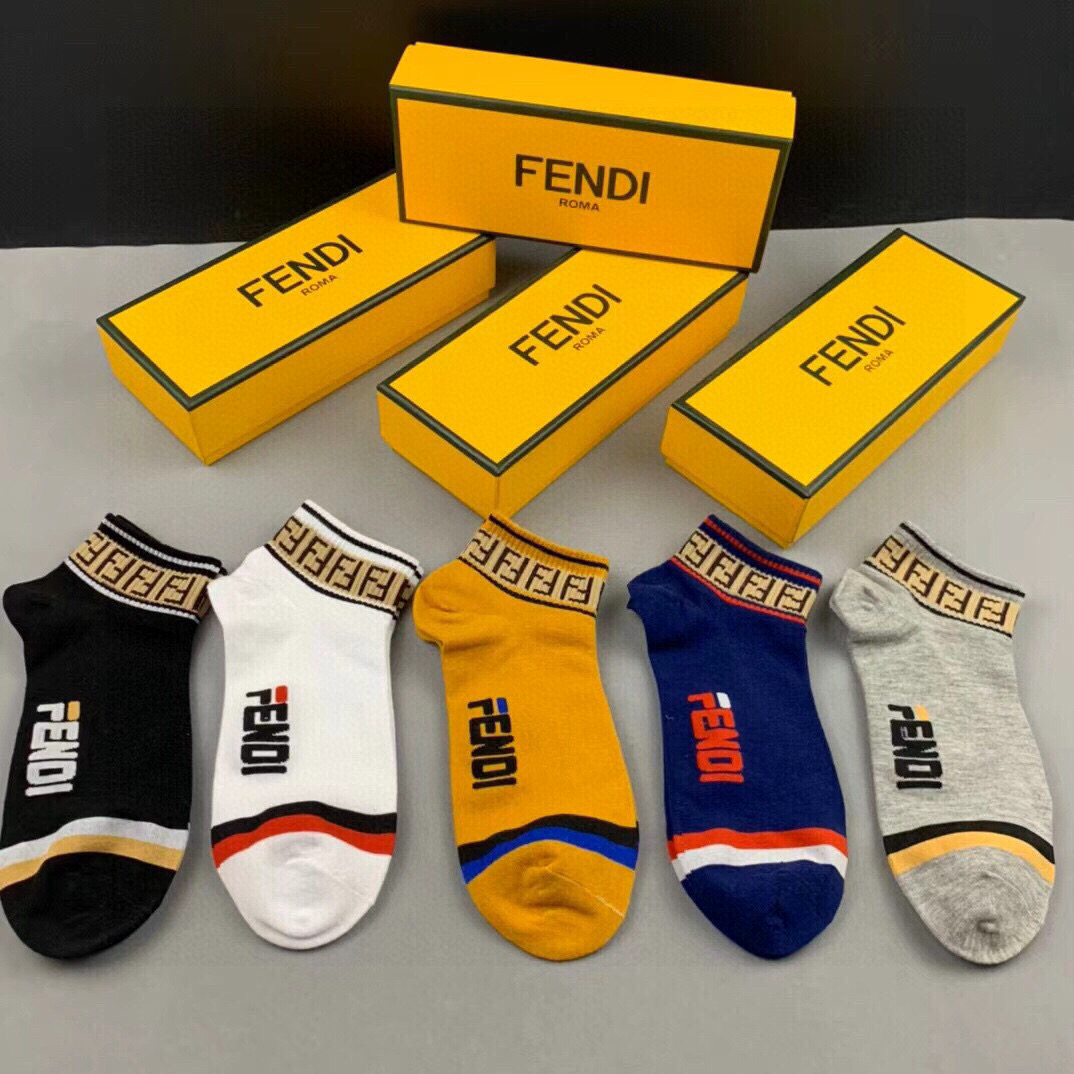  🆕FENDI · 芬迪❗️大F经典袜子❗️【一盒五双】罗口提花经典的双F标志，袜身FENDI字母标志，