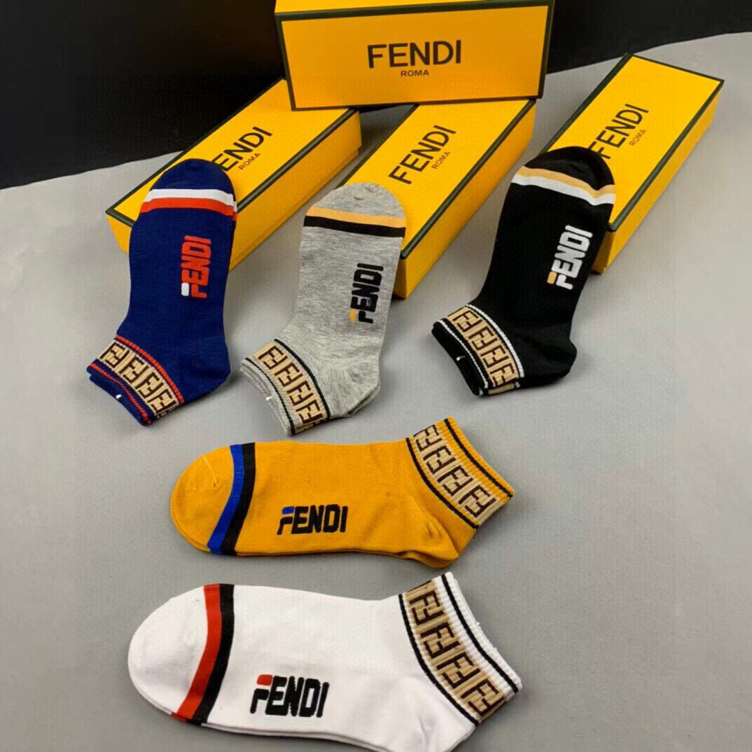  🆕FENDI · 芬迪❗️大F经典袜子❗️【一盒五双】罗口提花经典的双F标志，袜身FENDI字母标志，