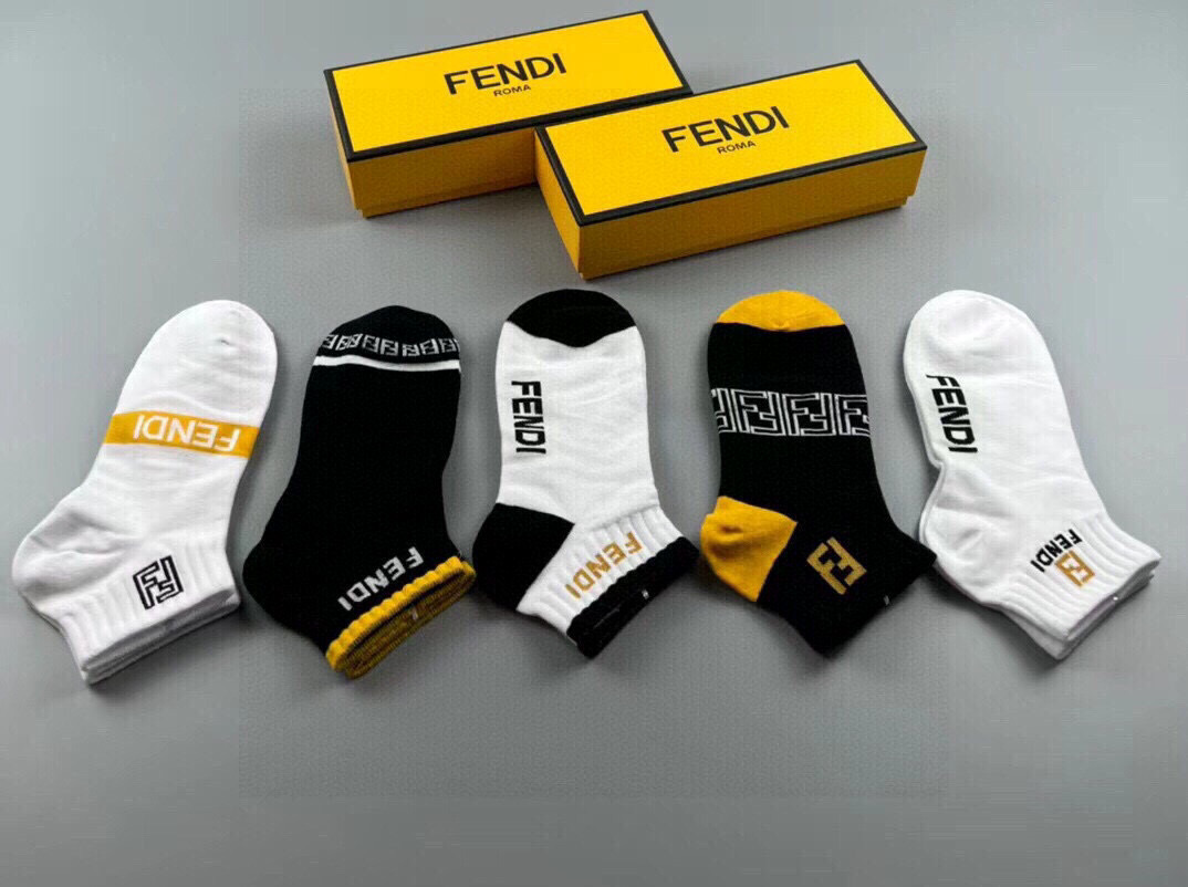  🆕FENDI · 芬迪❗️大F新品袜子❗️【一盒五双】提花经典的双F标志，纯棉材质制造，透气舒适，超级