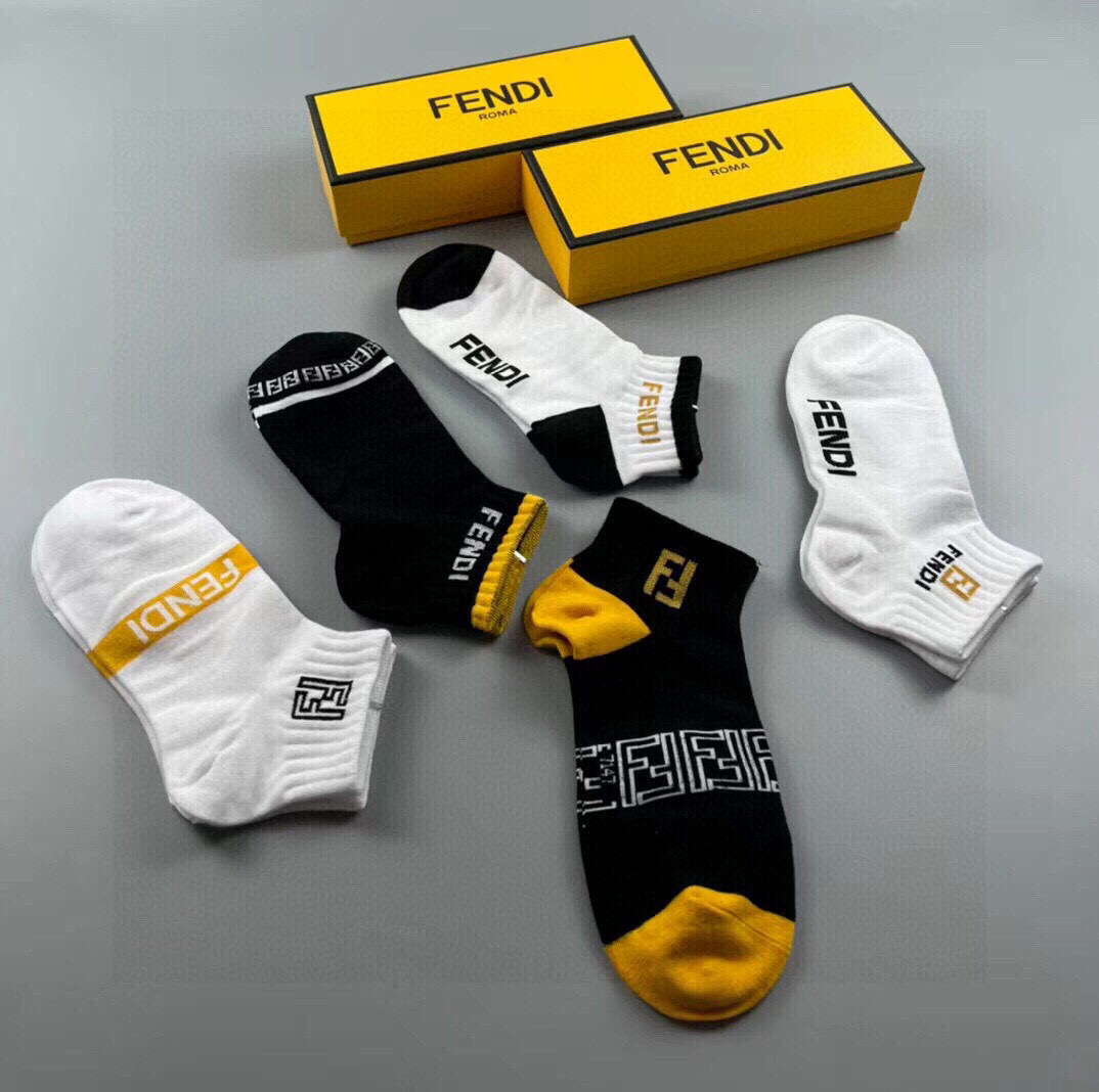  🆕FENDI · 芬迪❗️大F新品袜子❗️【一盒五双】提花经典的双F标志，纯棉材质制造，透气舒适，超级
