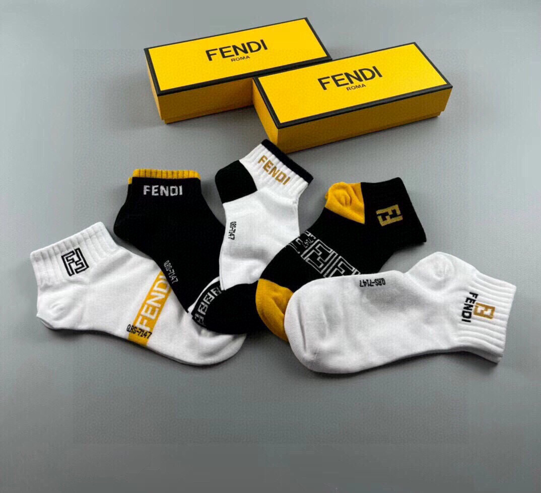  🆕FENDI · 芬迪❗️大F新品袜子❗️【一盒五双】提花经典的双F标志，纯棉材质制造，透气舒适，超级