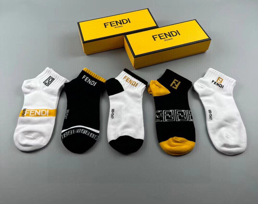  🆕FENDI · 芬迪❗️大F新品袜子❗️【一盒五双】提花经典的双F标志，纯棉材质制造，透气舒适，超级
