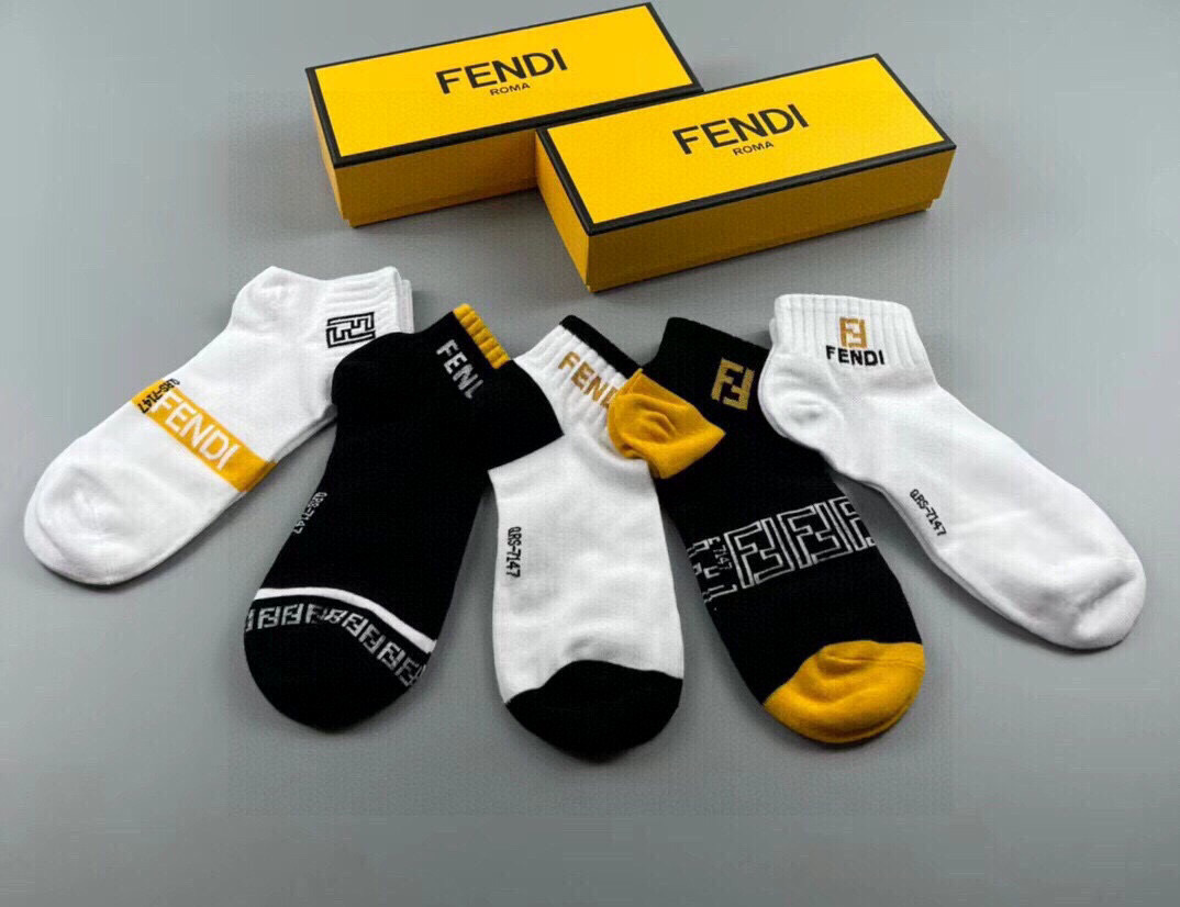  🆕FENDI · 芬迪❗️大F新品袜子❗️【一盒五双】提花经典的双F标志，纯棉材质制造，透气舒适，超级