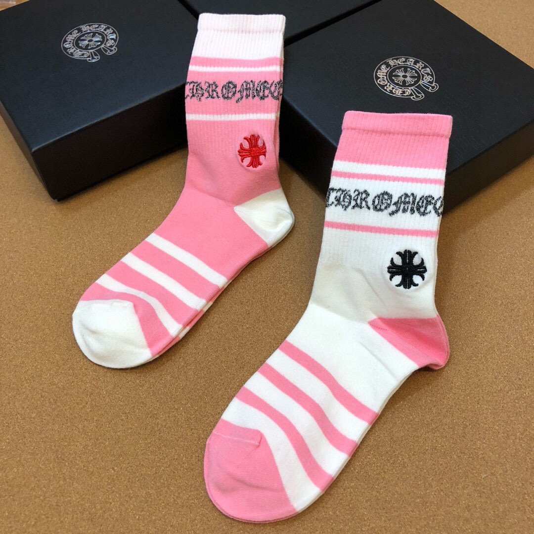  🆕❗️克罗心出口订单❗️别致吸睛，中筒设计，精梳棉材质❗️亲肤透气，表面有着温润的光泽感，上脚丝滑而显