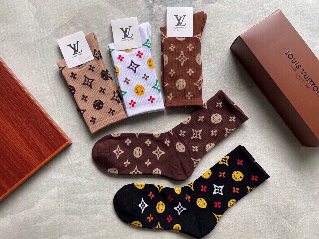  🆕Louis Vuitton · 路易威登❗️驴家经典女款中筒袜子❗️【一盒五双】纯棉材质，柔软舒适透