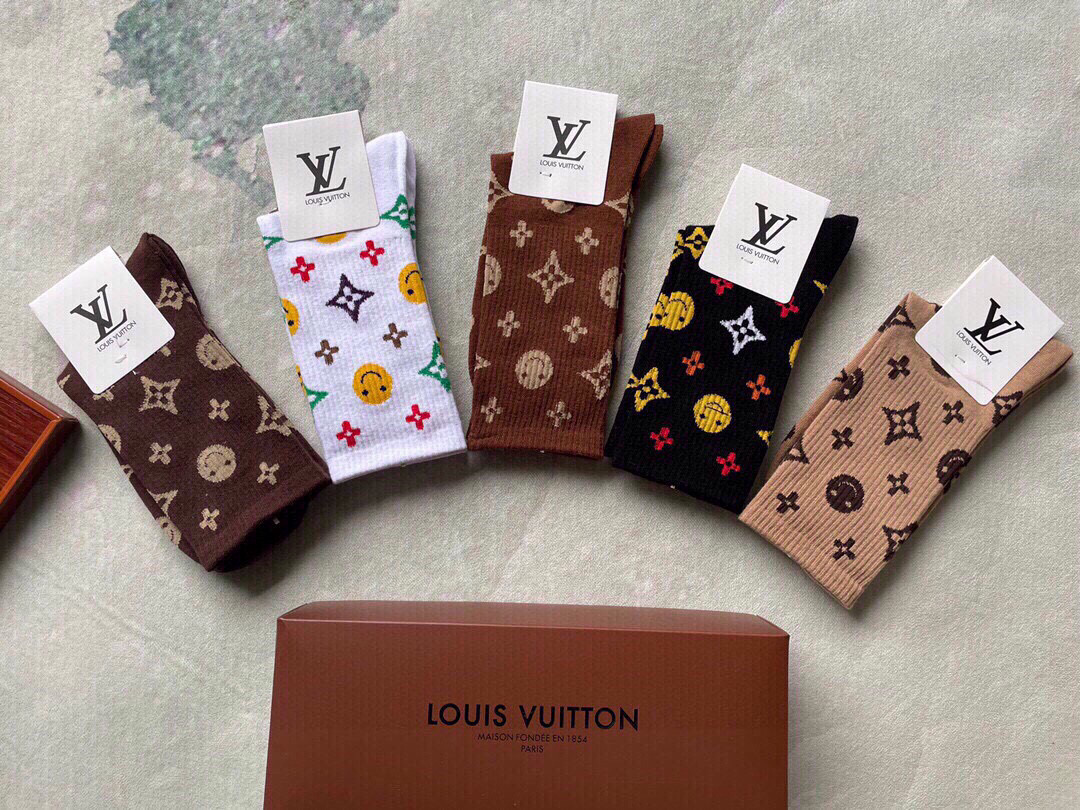  🆕Louis Vuitton · 路易威登❗️驴家经典女款中筒袜子❗️【一盒五双】纯棉材质，柔软舒适透
