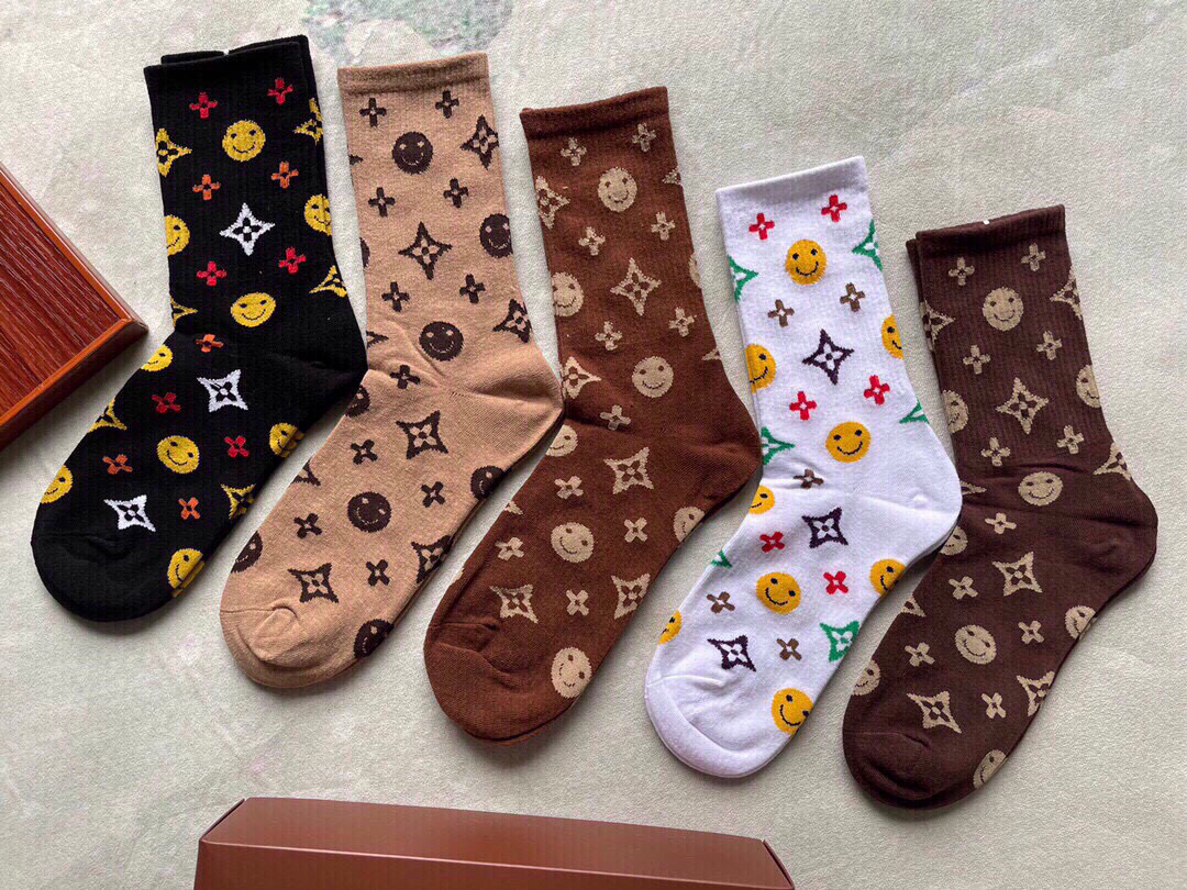  🆕Louis Vuitton · 路易威登❗️驴家经典女款中筒袜子❗️【一盒五双】纯棉材质，柔软舒适透