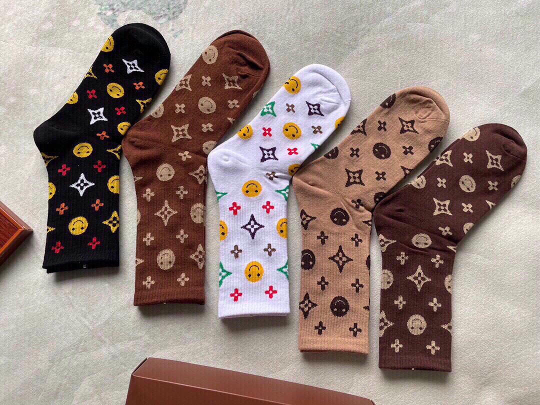  🆕Louis Vuitton · 路易威登❗️驴家经典女款中筒袜子❗️【一盒五双】纯棉材质，柔软舒适透