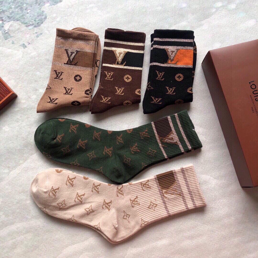  🆕Louis Vuitton · 路易威登❗️驴家新品女款中筒袜子❗️【一盒五双】纯棉材质，柔软舒适透