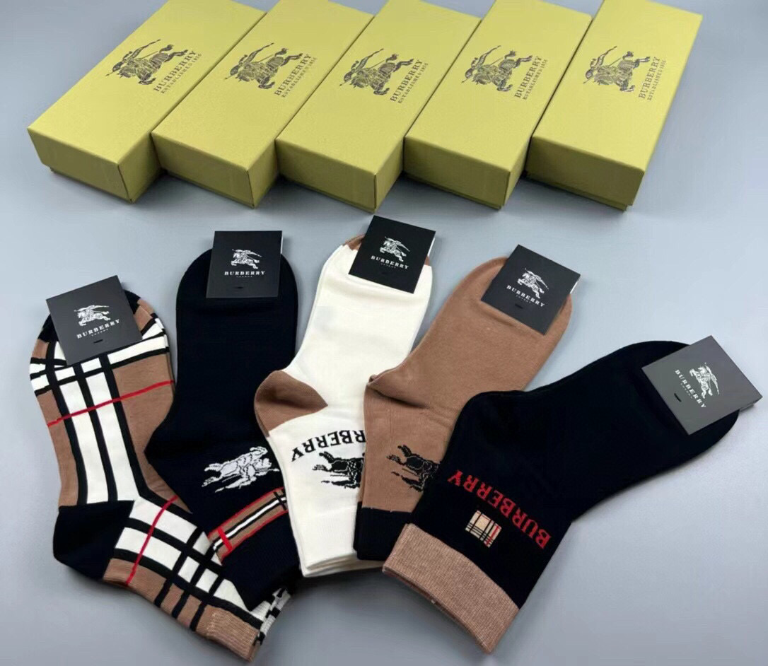  🆕Burberry · 巴宝莉❗️B家新品男款袜子❗️【一盒五双】纯棉材质织造，柔软舒适，提花经典品牌