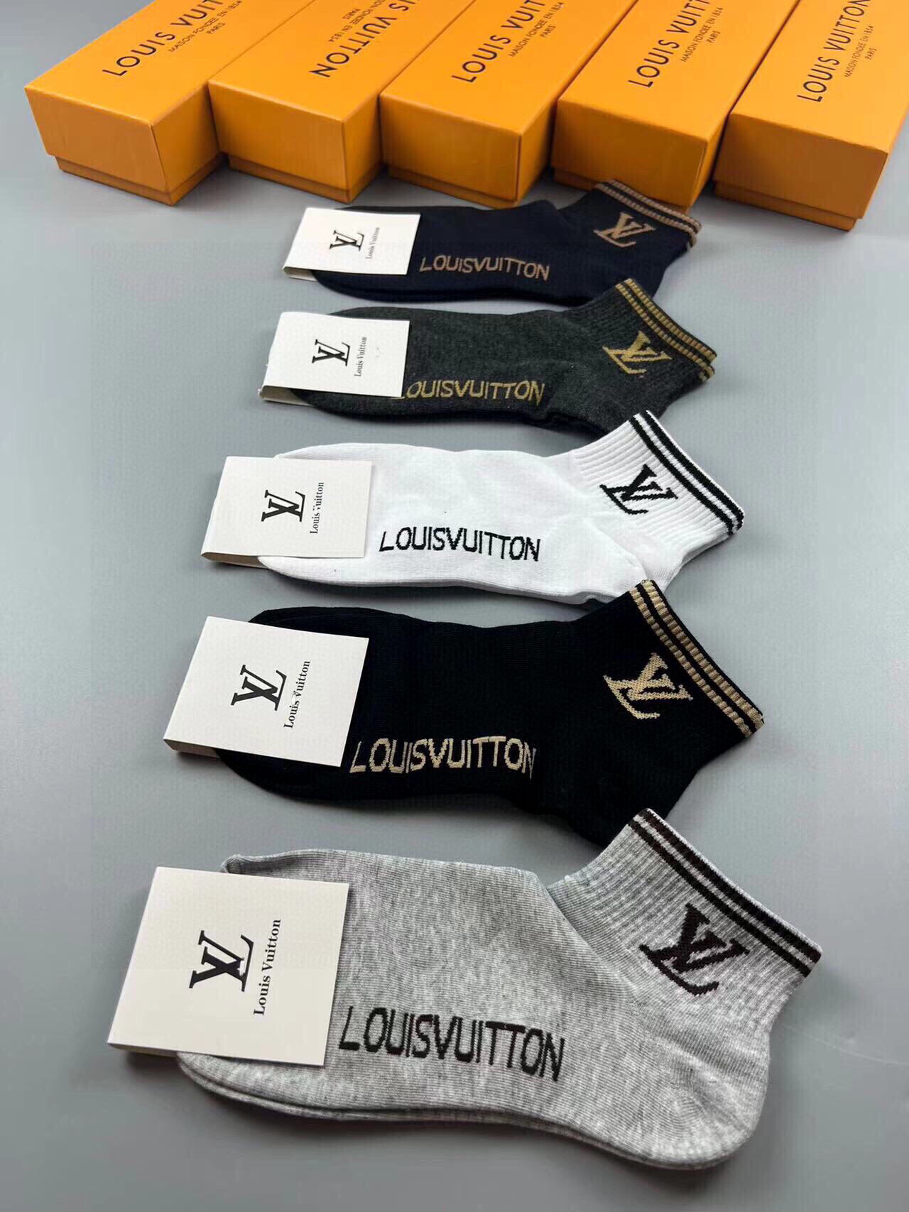  🆕LOUIS VUITTON · 路易威登❗️大驴家新品女款男款袜子❗️【一盒五双】纯棉材质，柔软舒适