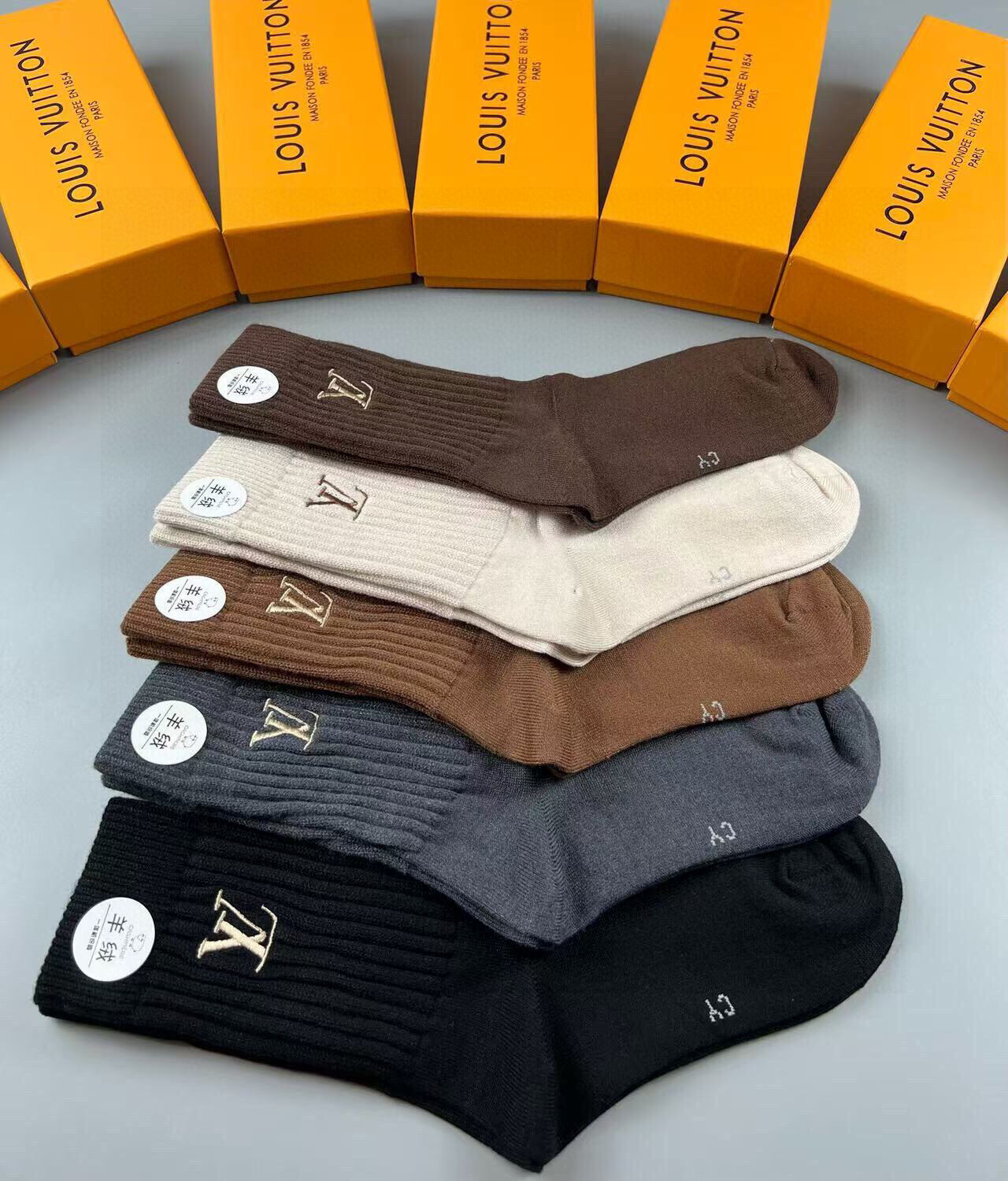  🆕Louis Vuitton❗️大驴新品女款长筒羊绒袜❗【羊绒材质️❗️护肤蓄热❗️❗️】【一盒五双】