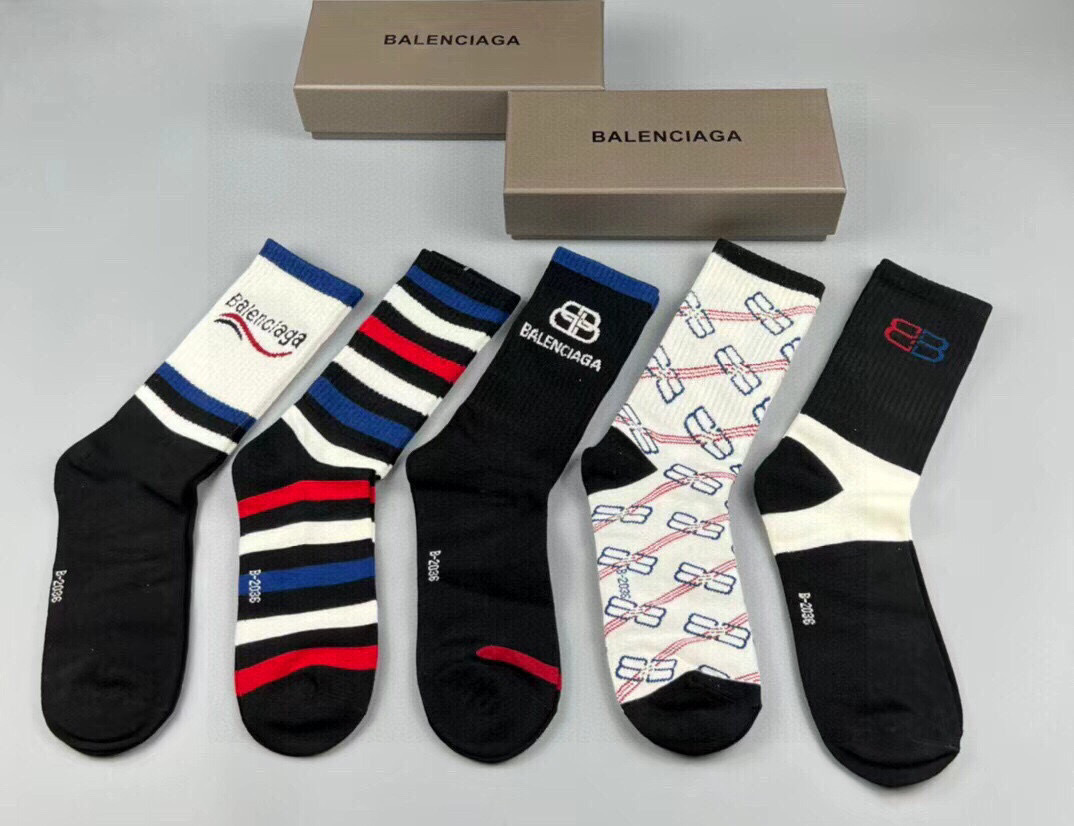  🆕BALENCIAGA · 巴黎世家❗️大巴黎新品女款长筒袜子❗️【一盒五双】纯棉材质织造，上脚柔软舒