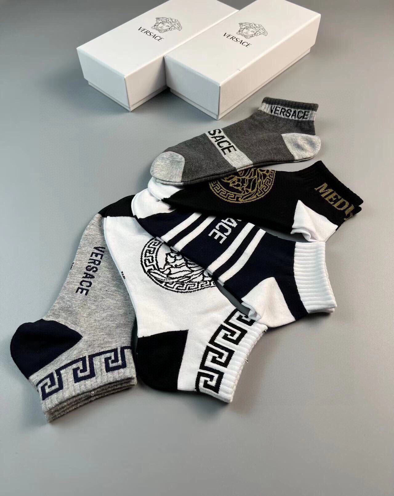  🆕Versace · 范思哲❗️新品男款袜子❗️【一盒五双】纯棉材质织造，超柔软舒适，提花经典美人头➕