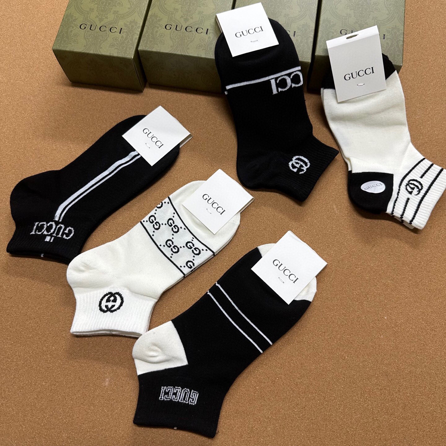  🆕Gucci · 古奇❗️G家新品短袜❗️【一盒五双】提花经典标志，超级nice，实物超漂亮，超火爆小