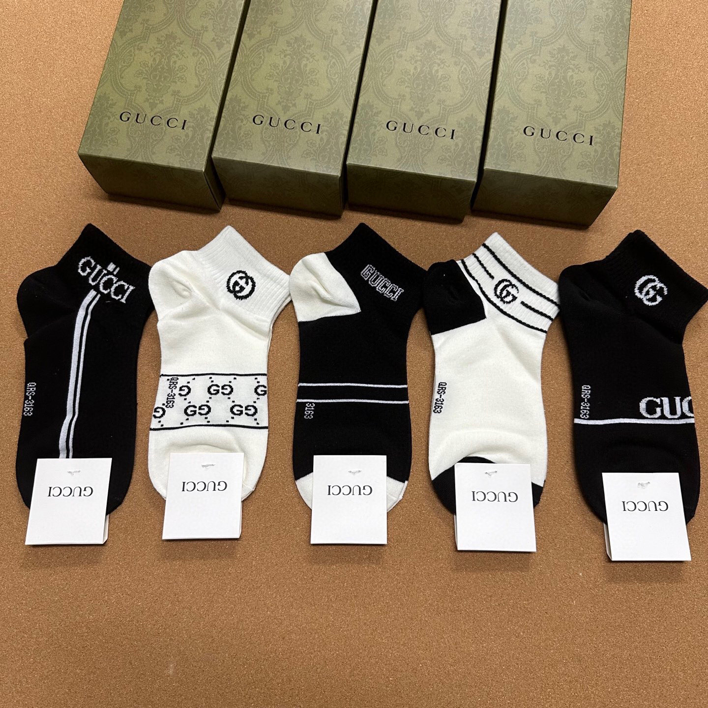  🆕Gucci · 古奇❗️G家新品短袜❗️【一盒五双】提花经典标志，超级nice，实物超漂亮，超火爆小