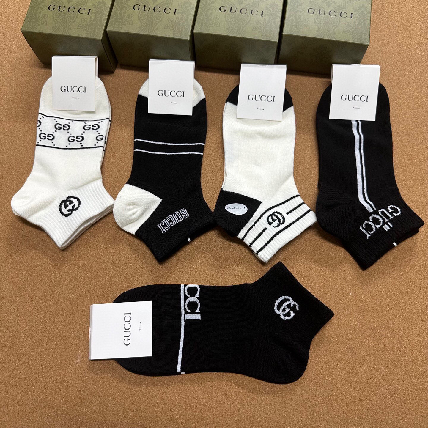  🆕Gucci · 古奇❗️G家新品短袜❗️【一盒五双】提花经典标志，超级nice，实物超漂亮，超火爆小