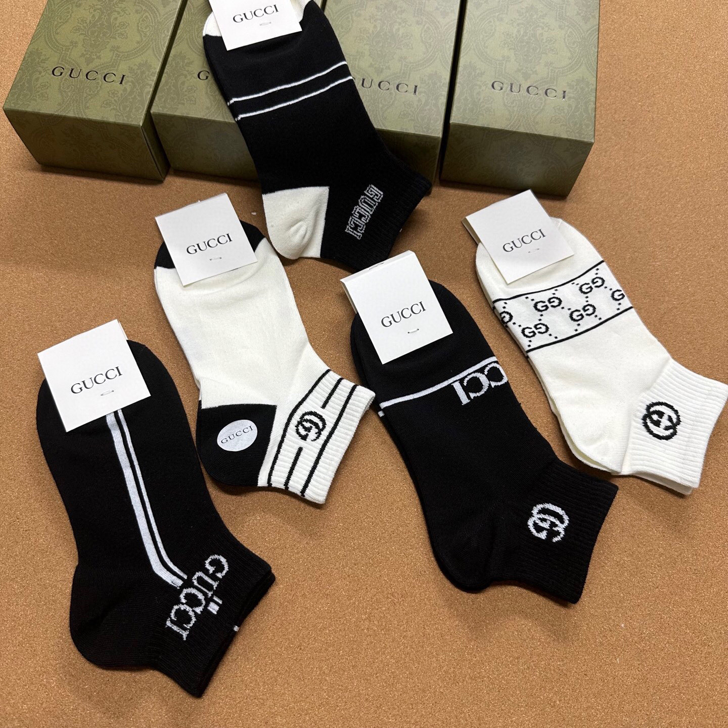  🆕Gucci · 古奇❗️G家新品短袜❗️【一盒五双】提花经典标志，超级nice，实物超漂亮，超火爆小