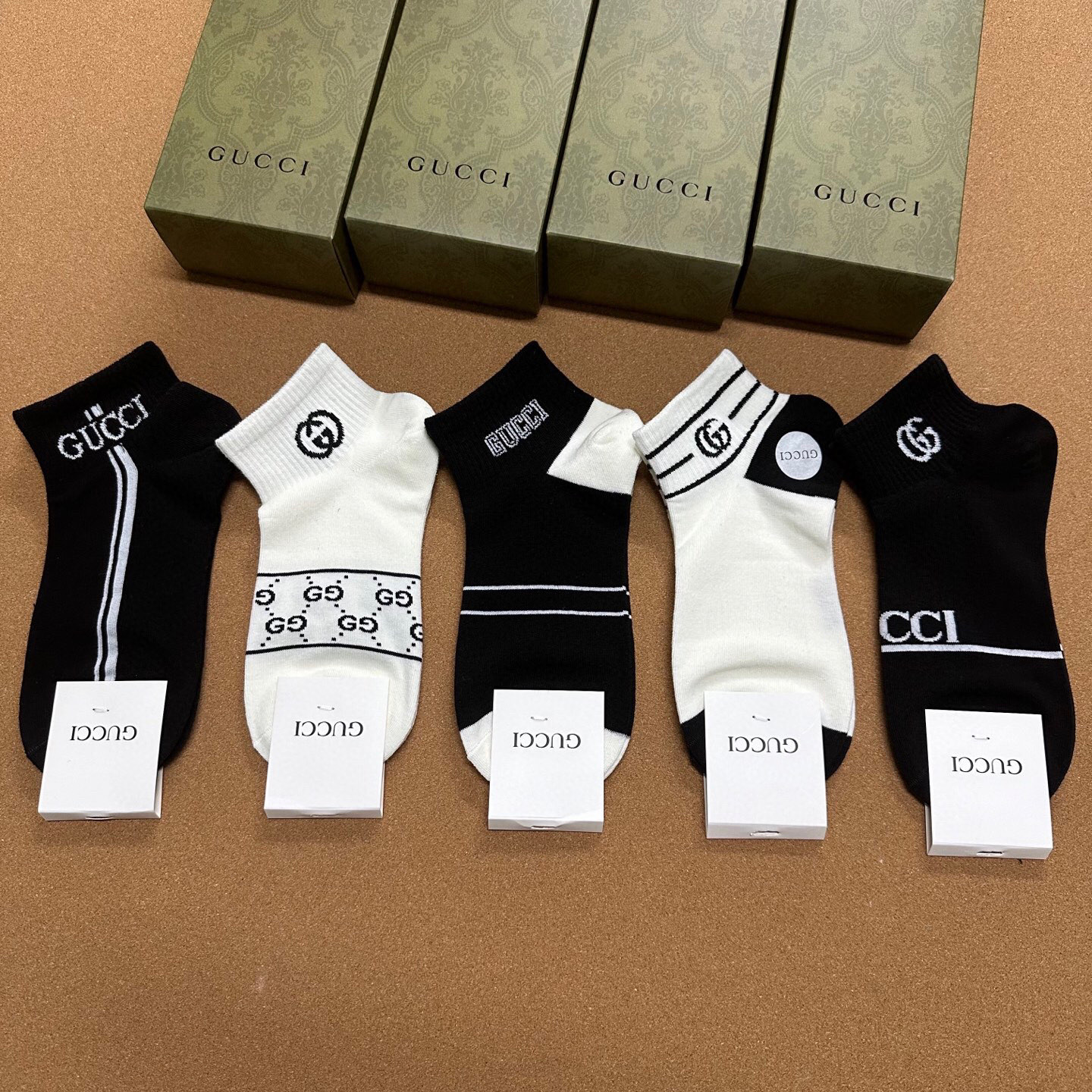  🆕Gucci · 古奇❗️G家新品短袜❗️【一盒五双】提花经典标志，超级nice，实物超漂亮，超火爆小