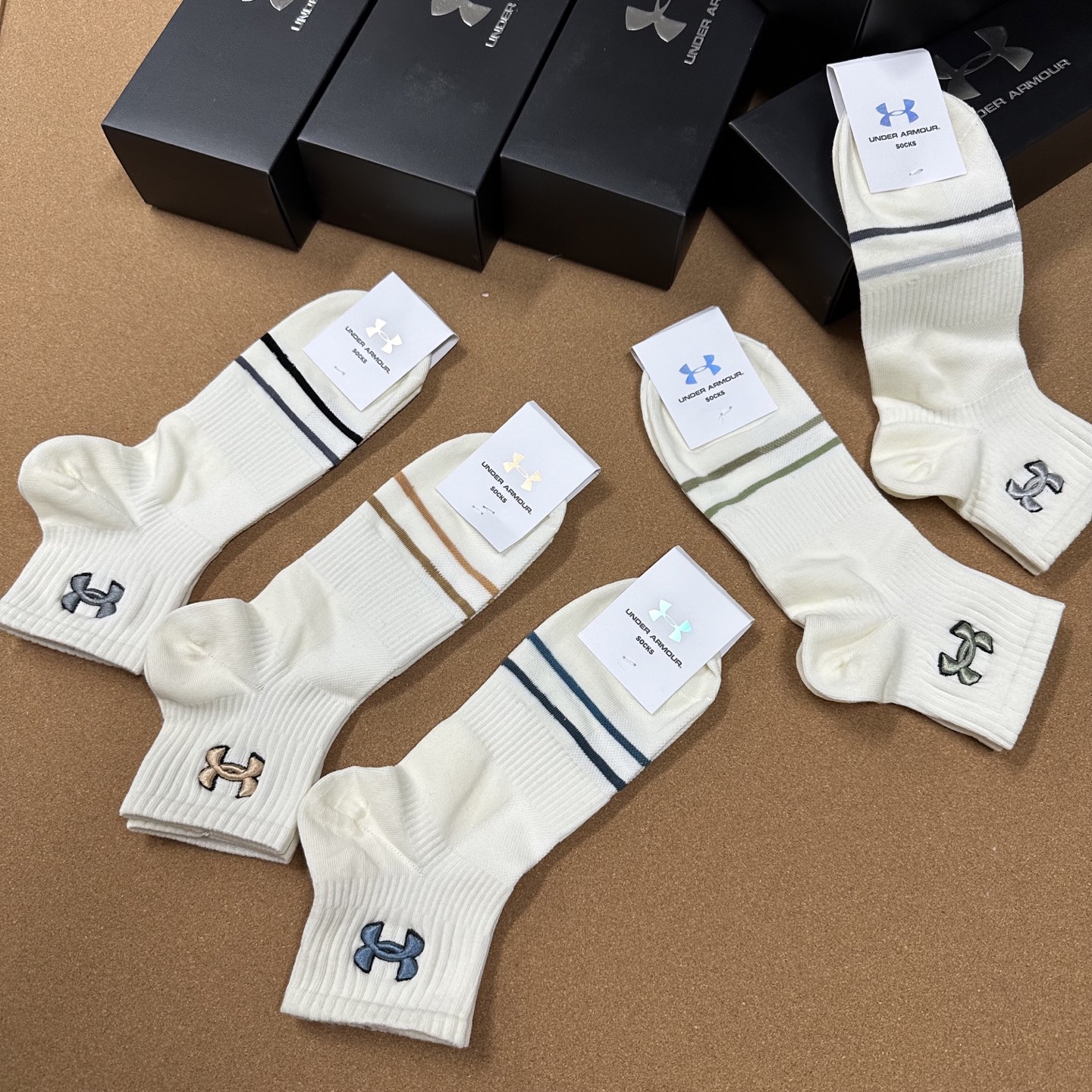  🆕【Under Armour · 安德玛】❗️火爆全网小单品，绝对是你这个春夏的搭配神器❗️ins今年