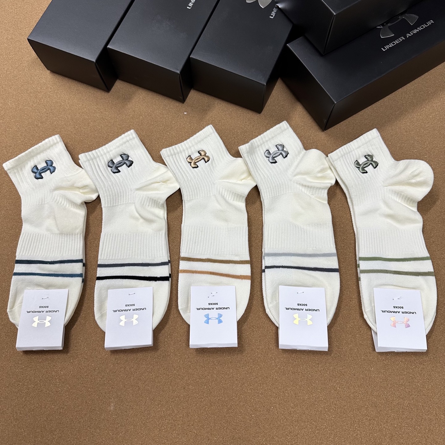  🆕【Under Armour · 安德玛】❗️火爆全网小单品，绝对是你这个春夏的搭配神器❗️ins今年