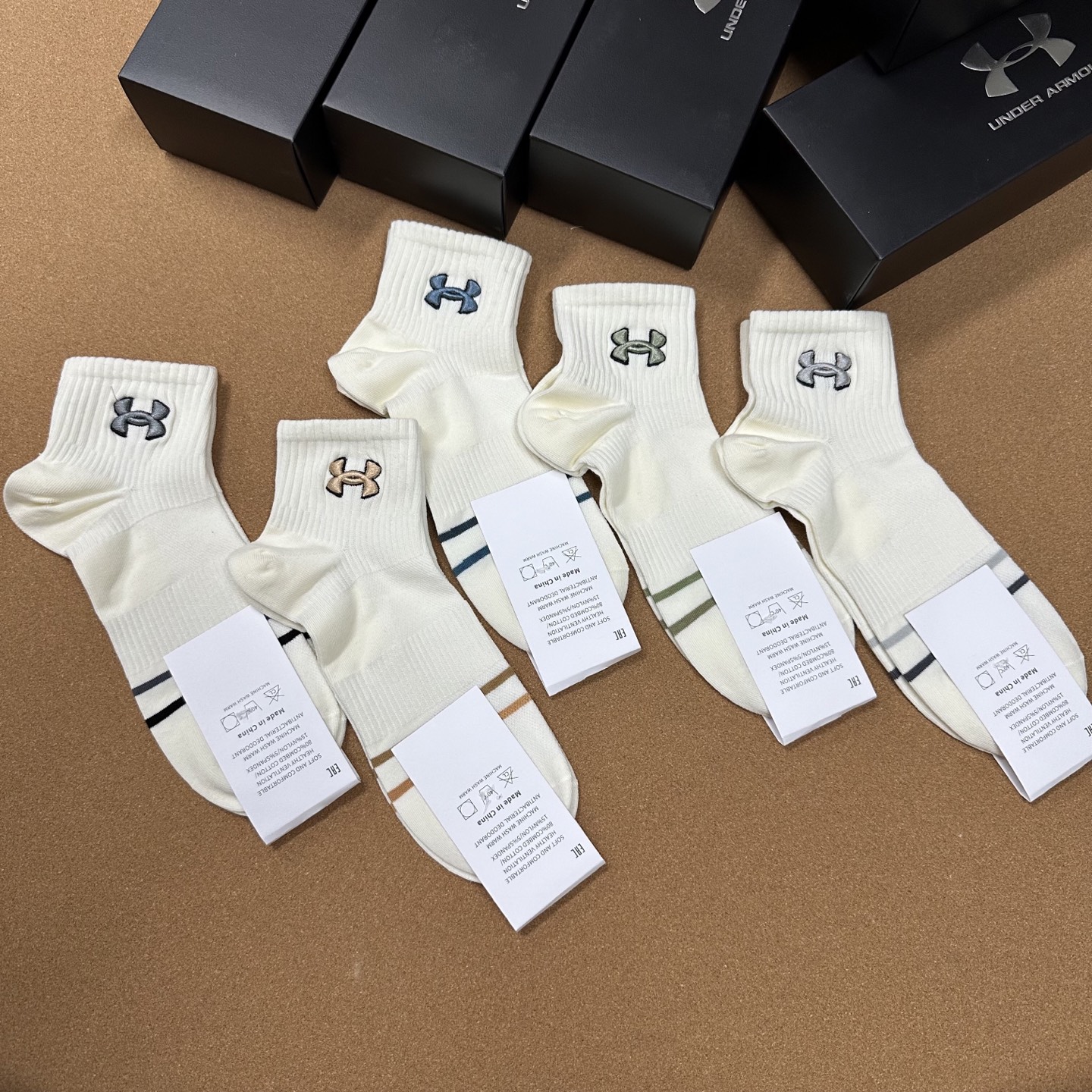  🆕【Under Armour · 安德玛】❗️火爆全网小单品，绝对是你这个春夏的搭配神器❗️ins今年