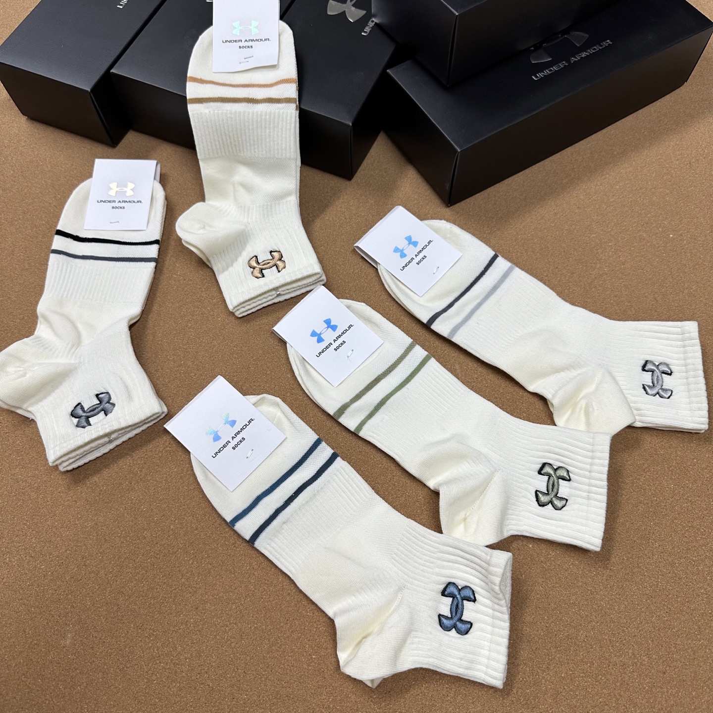  🆕【Under Armour · 安德玛】❗️火爆全网小单品，绝对是你这个春夏的搭配神器❗️ins今年
