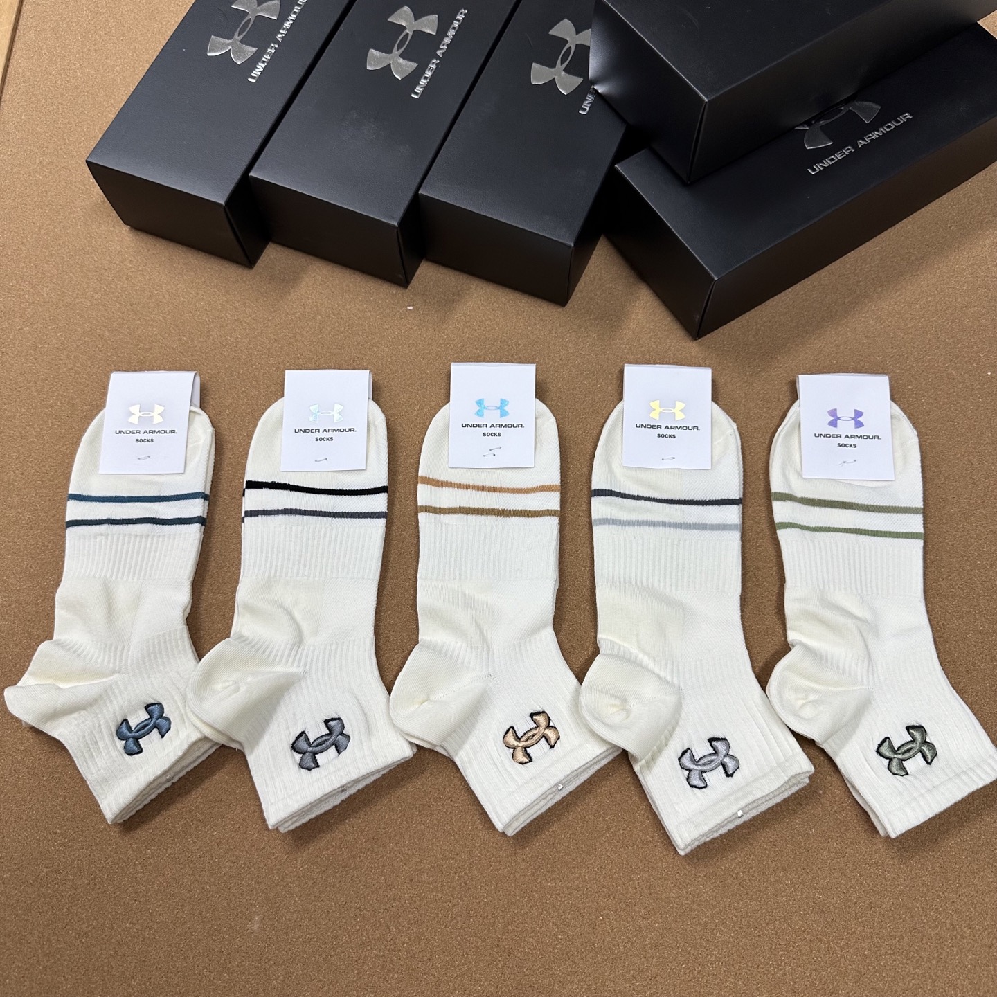  🆕【Under Armour · 安德玛】❗️火爆全网小单品，绝对是你这个春夏的搭配神器❗️ins今年