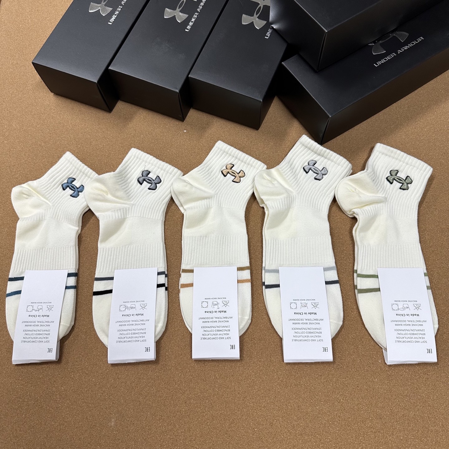  🆕【Under Armour · 安德玛】❗️火爆全网小单品，绝对是你这个春夏的搭配神器❗️ins今年
