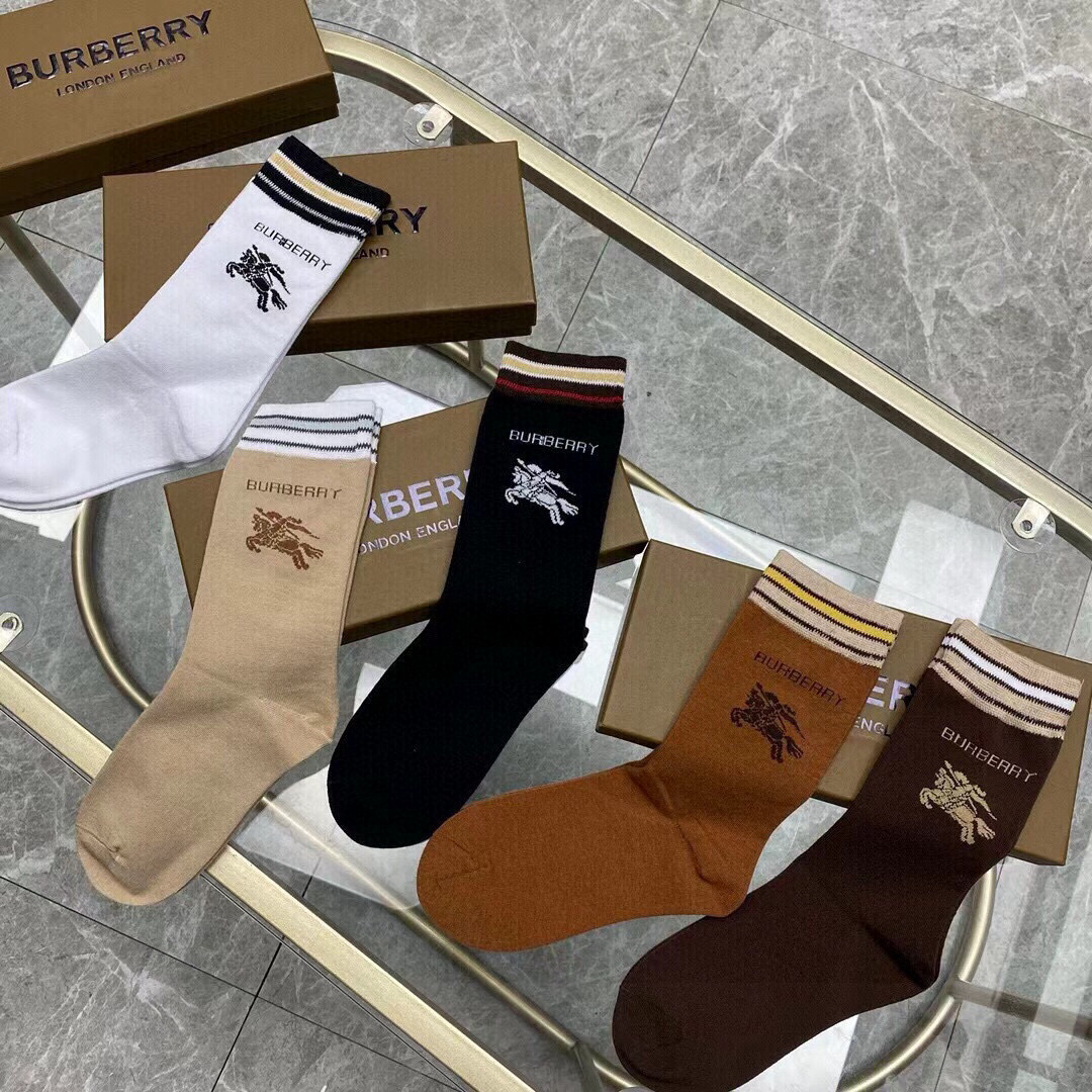  🆕Burberry · 巴宝莉❗️大B家新品女款高筒袜子❗️【一盒五双】格子设计搭配战马🐎logo，简
