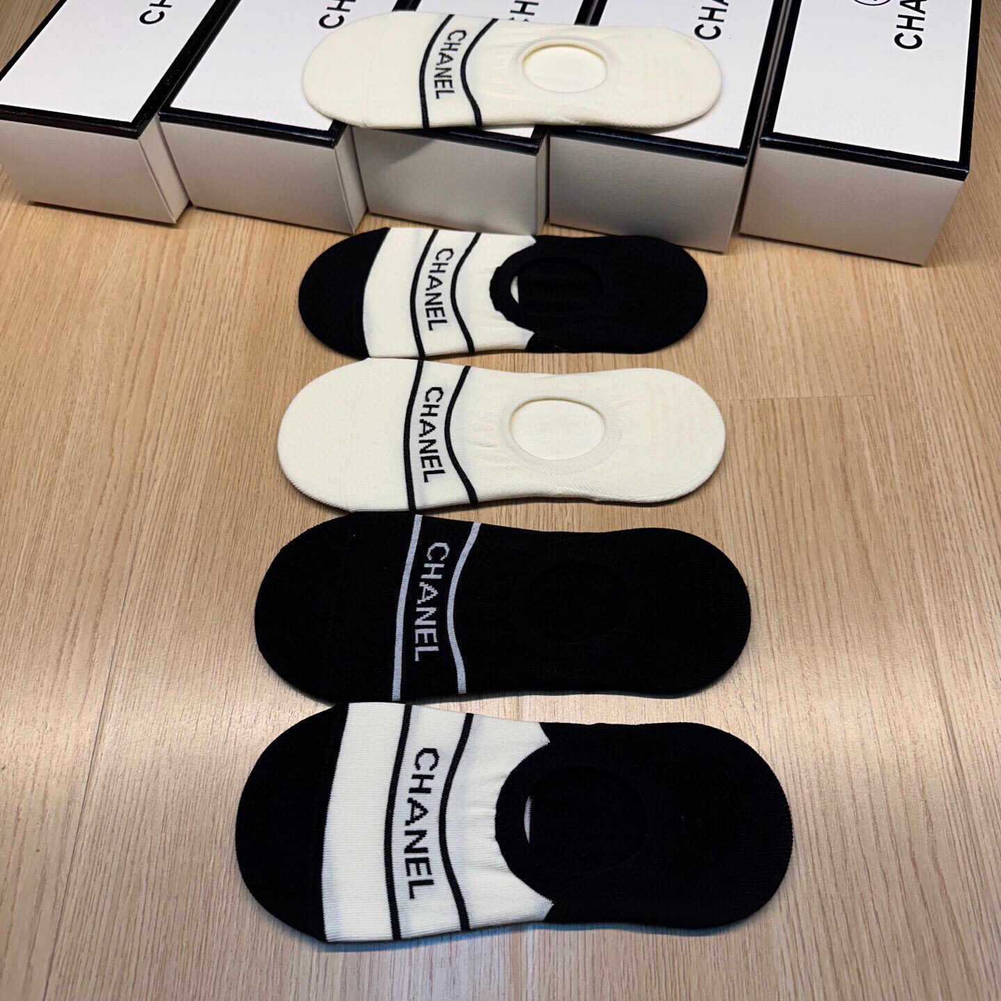  🆕Chanel · 香奈儿❗️CH新品女款隐形袜子❗️【一盒五双】提花经典字母标志，纯棉材质，超舒适超