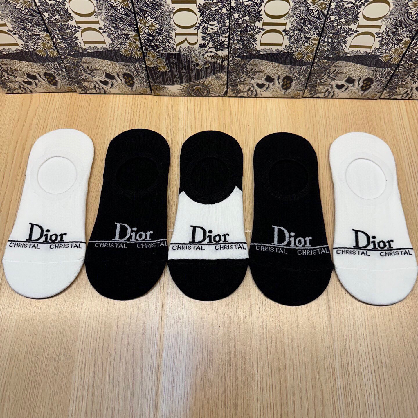  🆕Dior · 迪奥❗️D家新品女款隐形袜子❗️【一盒五双】提花经典字母标志，纯棉材质，超舒适超美腻❗